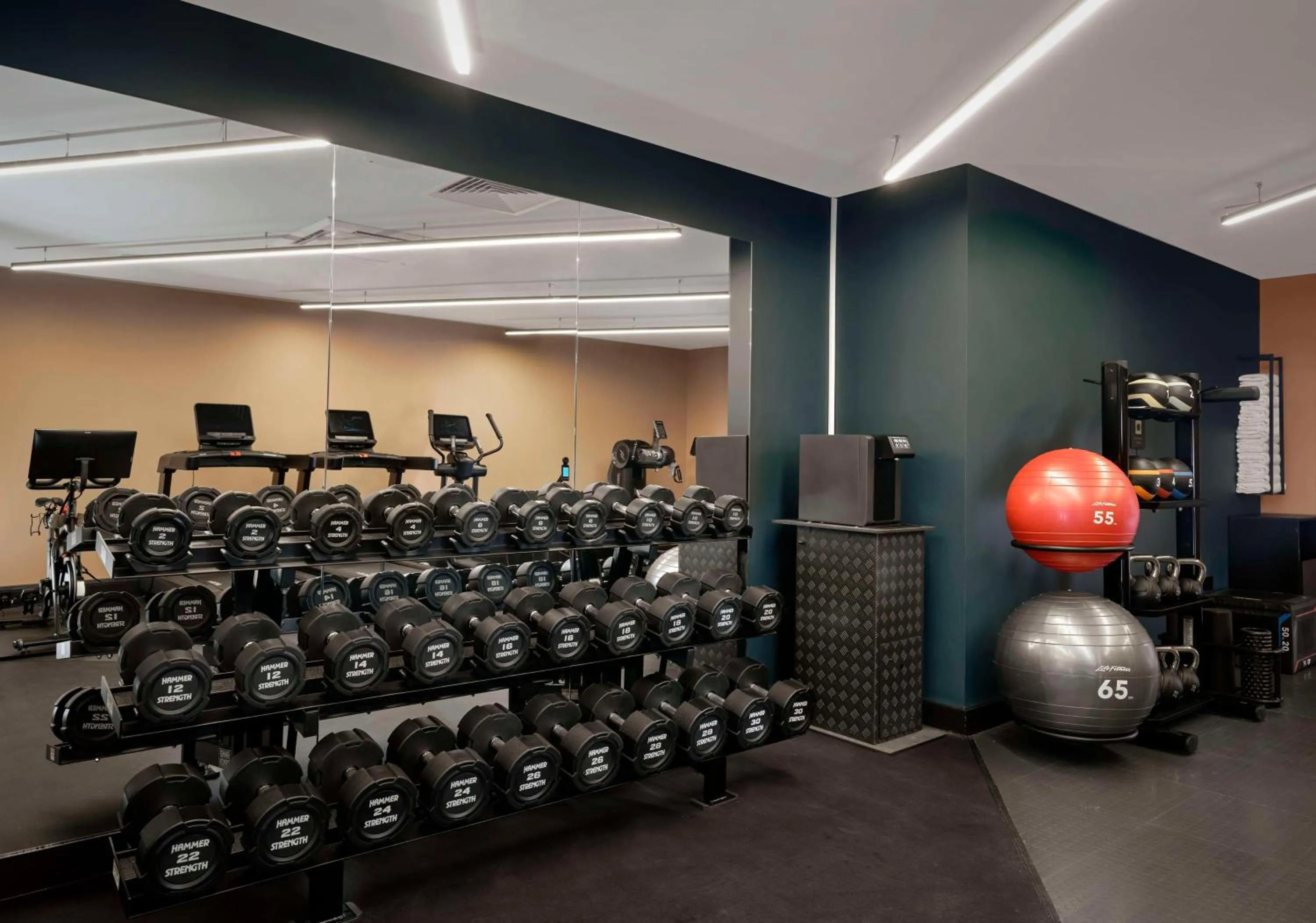 Fitness centre/facilities in Doubletree By Hilton Sheffield City