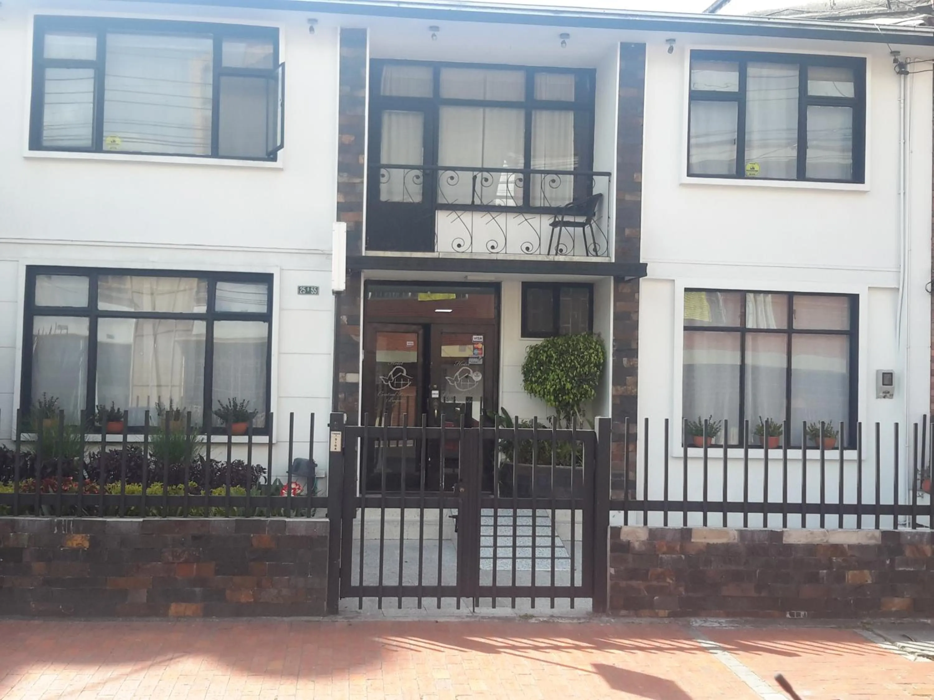 Off site in Hotel Central House a 5 min de la Embajada Americana