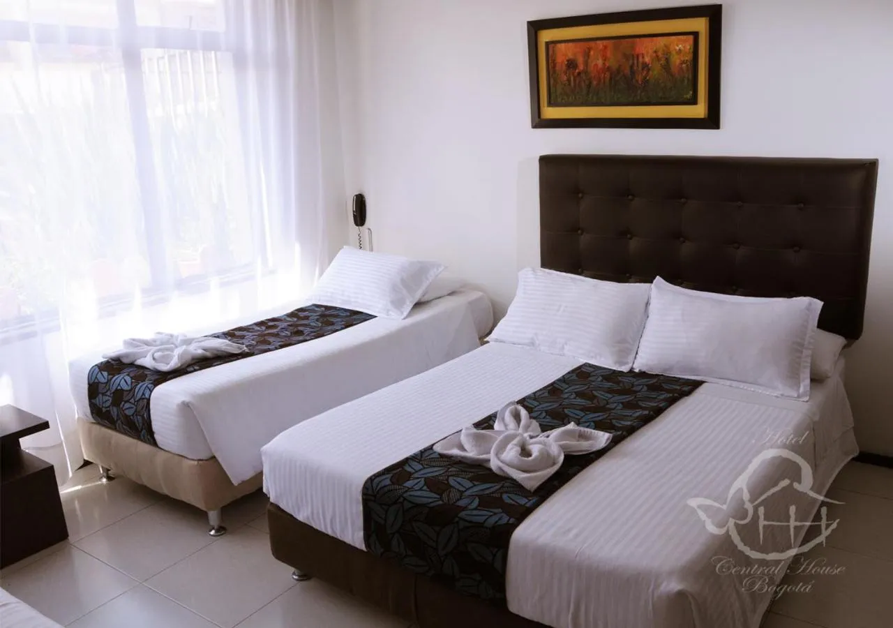 Bedroom, Bed in Hotel Central House a 5 min de la Embajada Americana