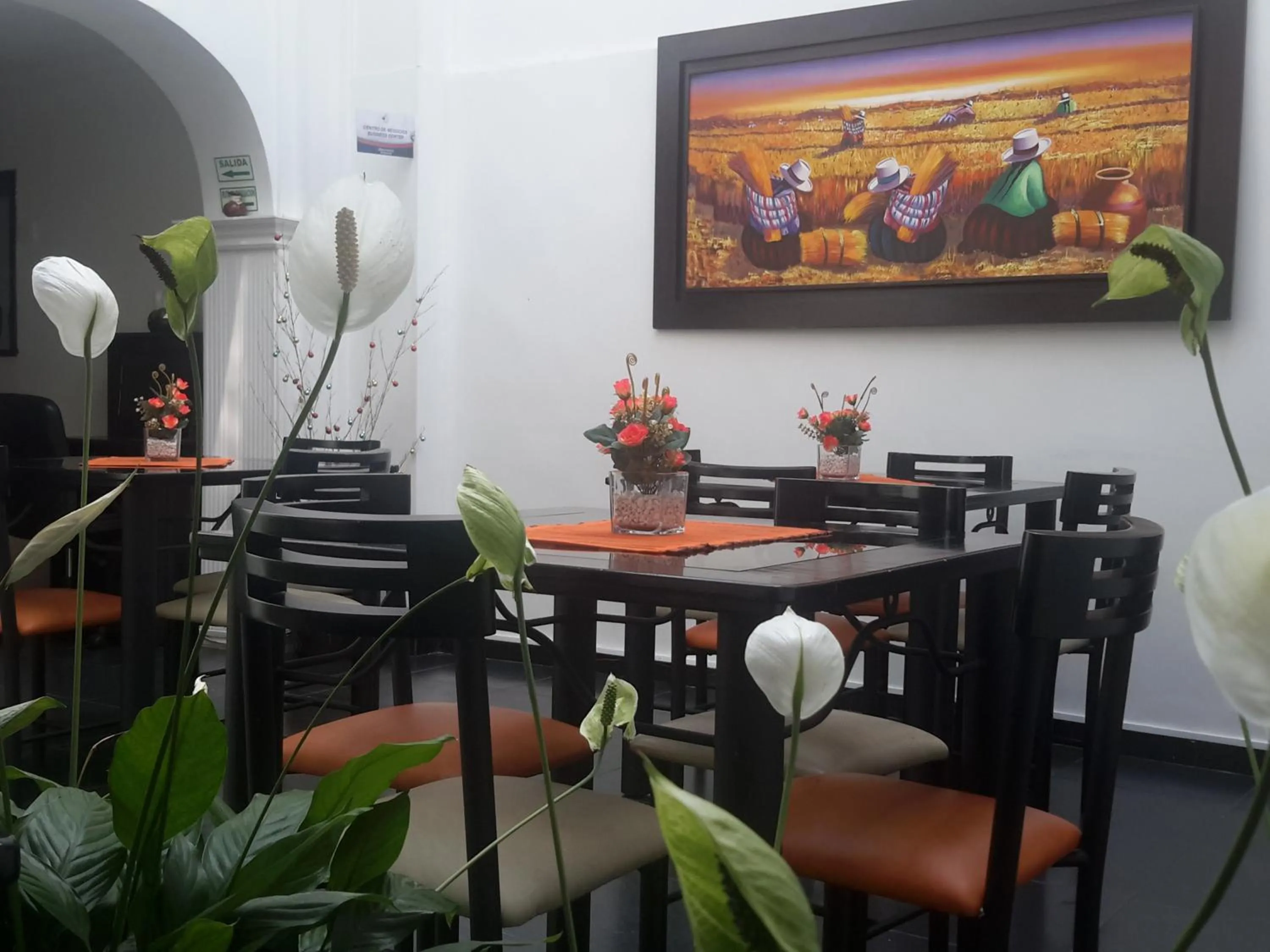 Restaurant/places to eat in Hotel Central House a 5 min de la Embajada Americana