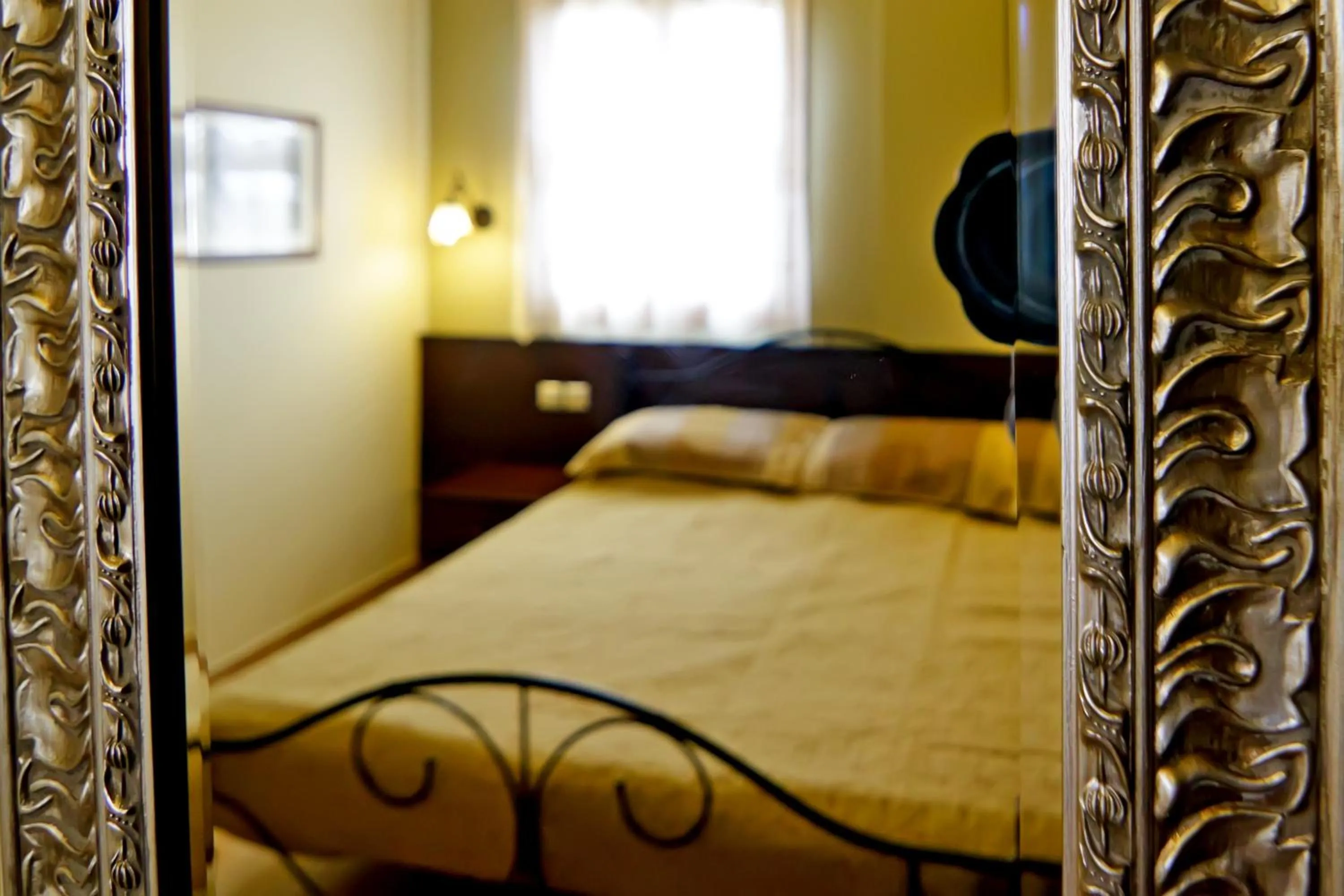 Decorative detail, Bed in Minos Pension