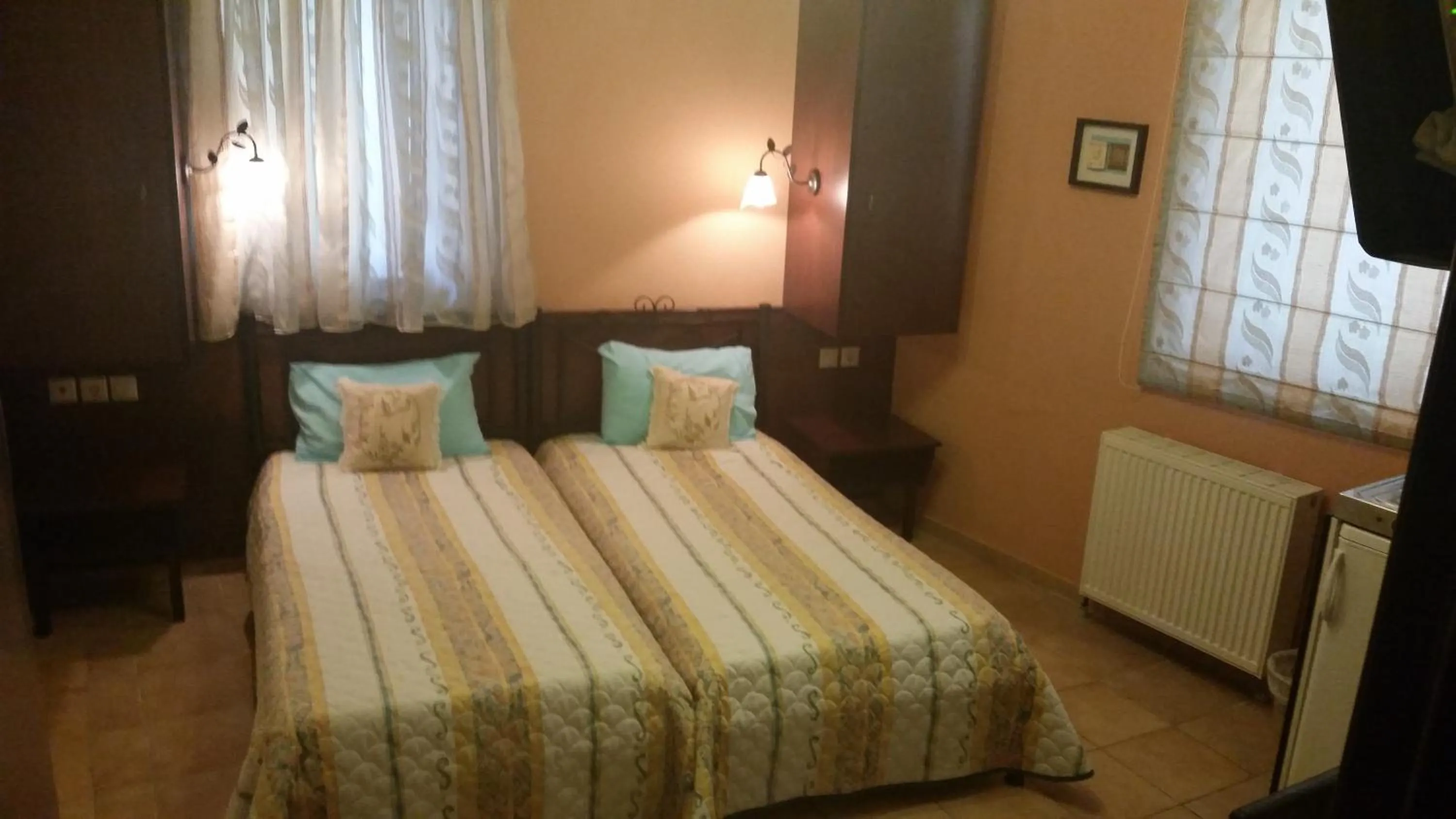 Photo of the whole room, Bed in Minos Pension