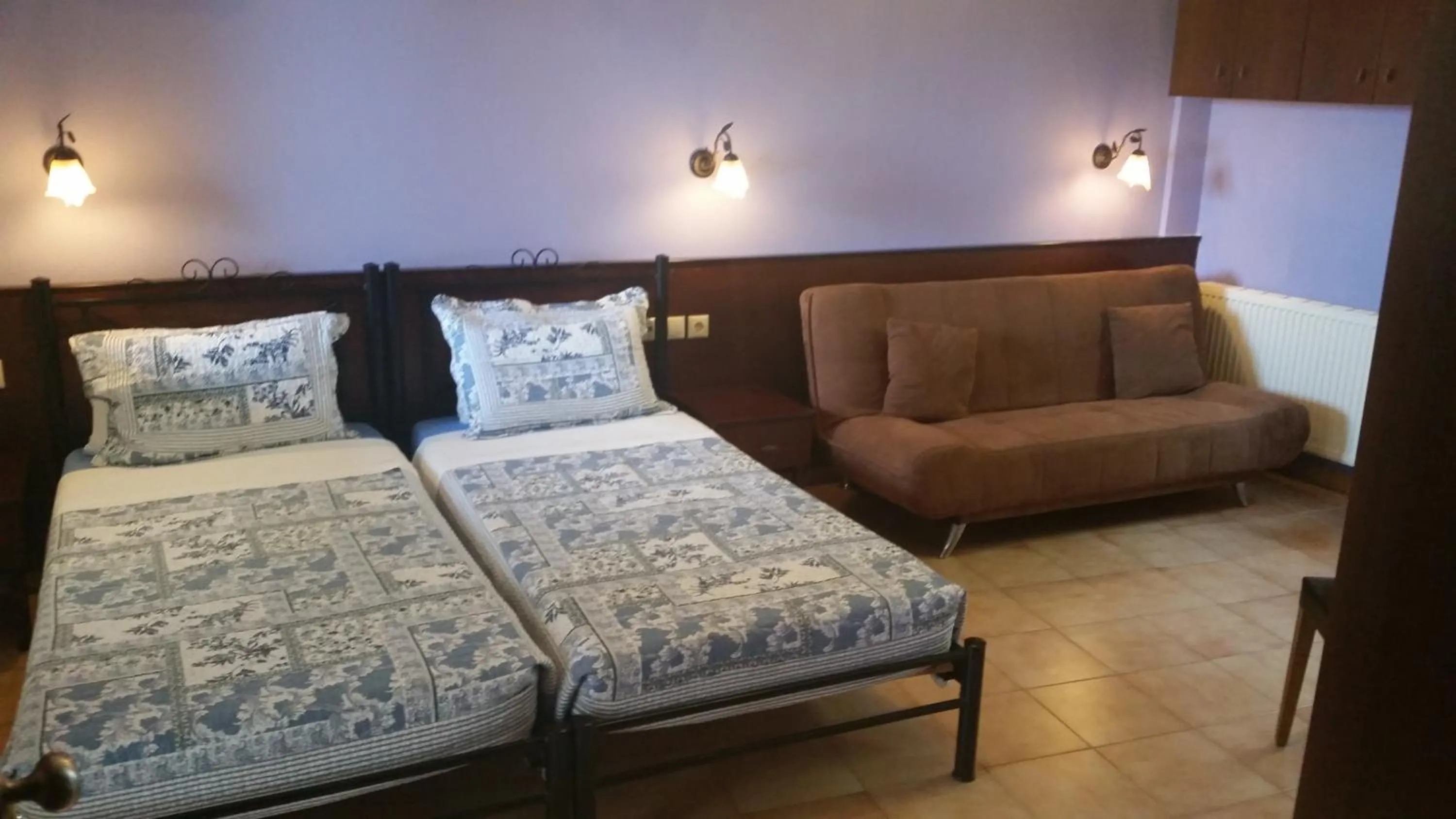 Photo of the whole room, Bed in Minos Pension
