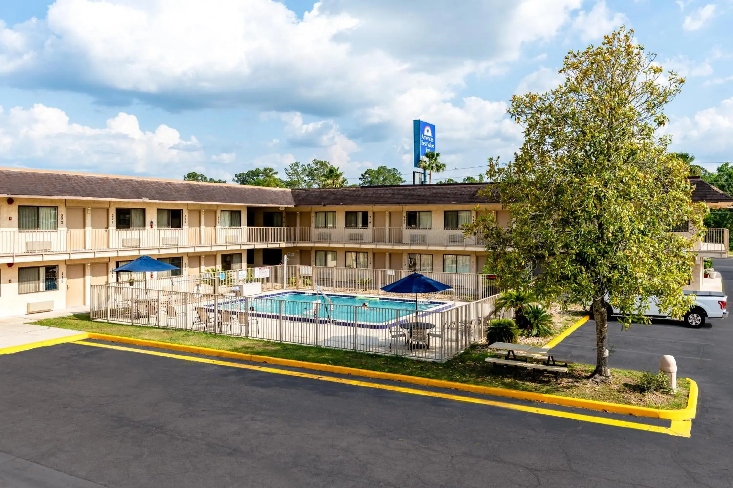 Property building in Americas Best Value Inn - Lake City Property building in Americas Best Value Inn - Lake City
