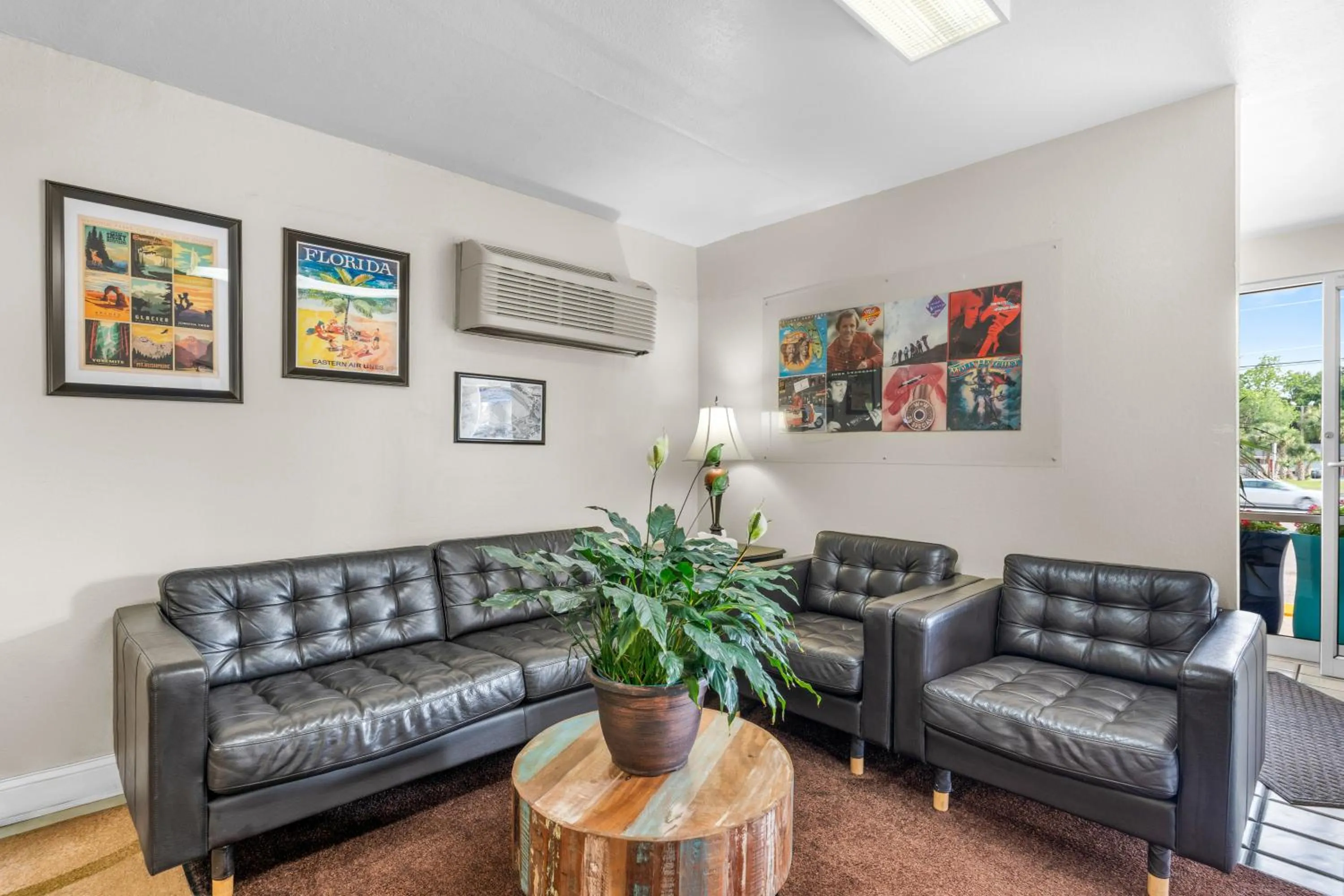 Seating area in Americas Best Value Inn - Lake City