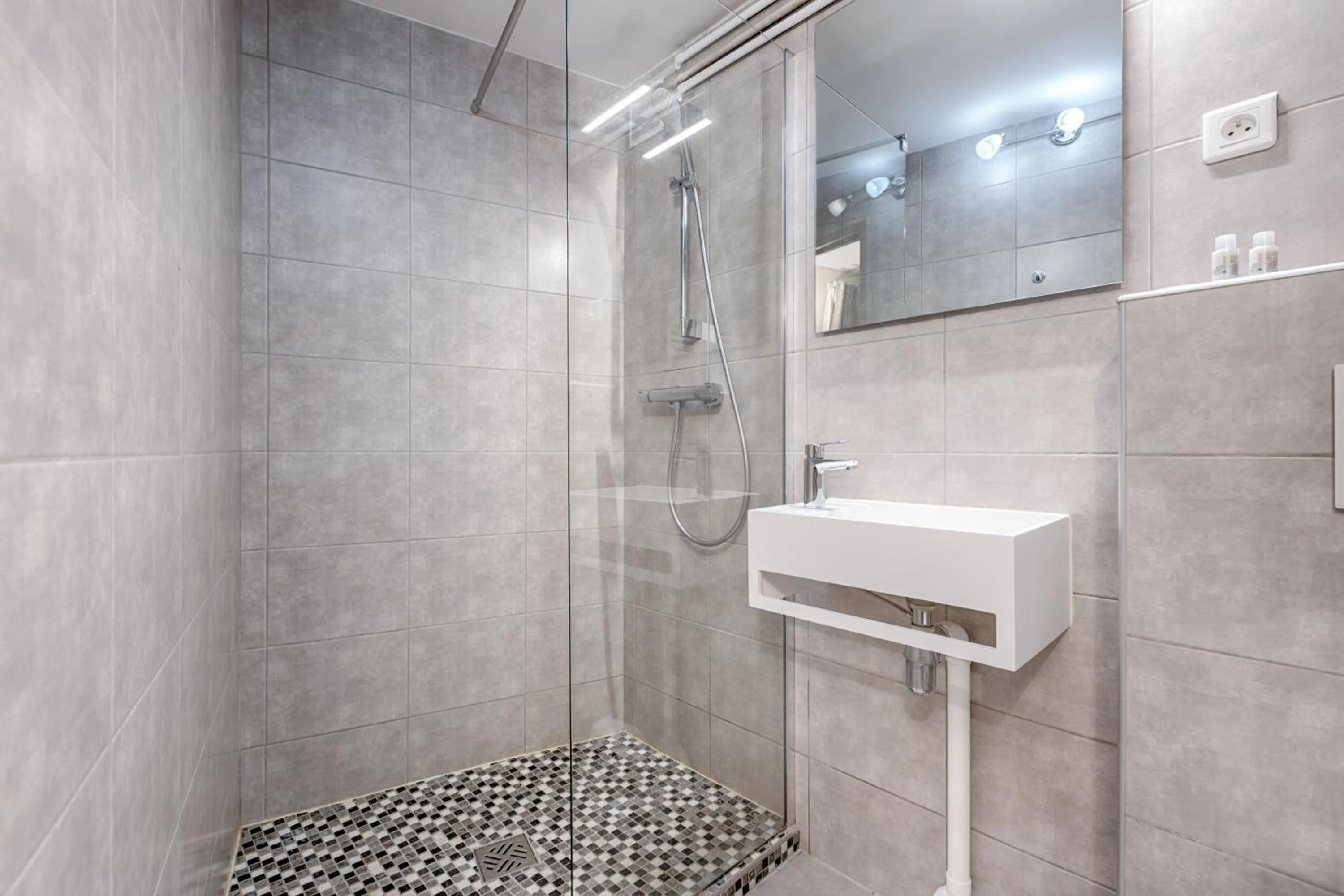 Shower in Marmotel Etoile