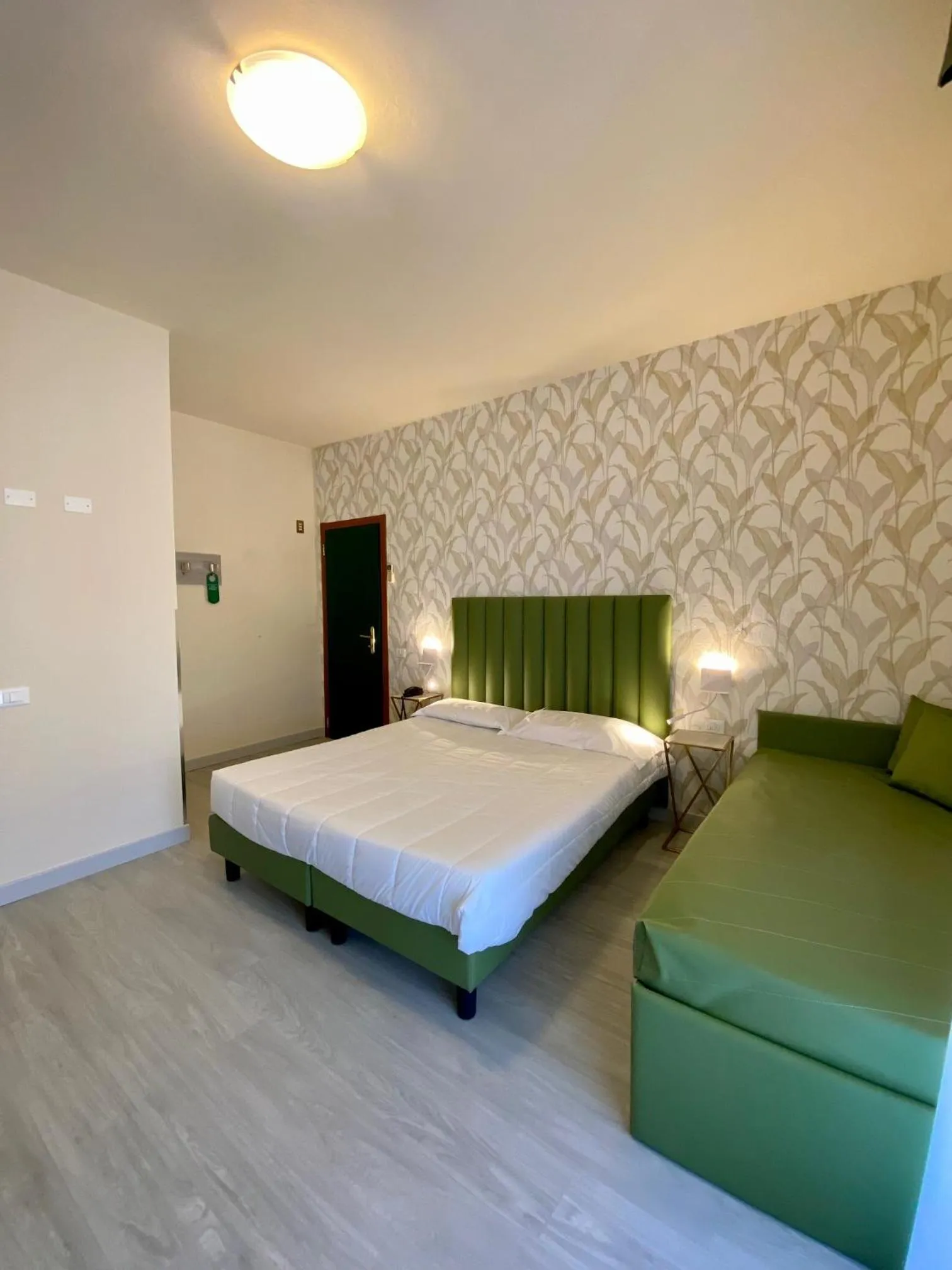 Bedroom, Bed in Hotel Liu