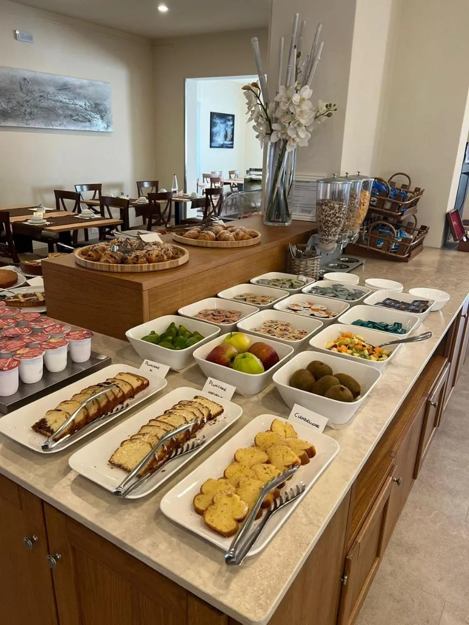 Restaurant/places to eat in Hotel Liu