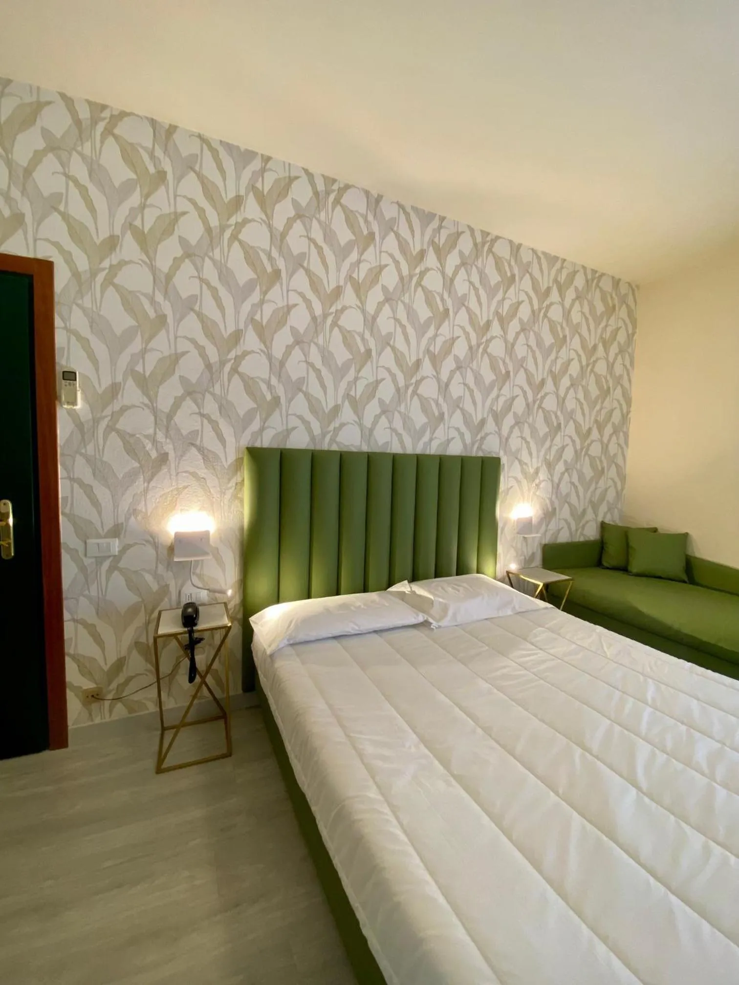 Bedroom, Bed in Hotel Liu