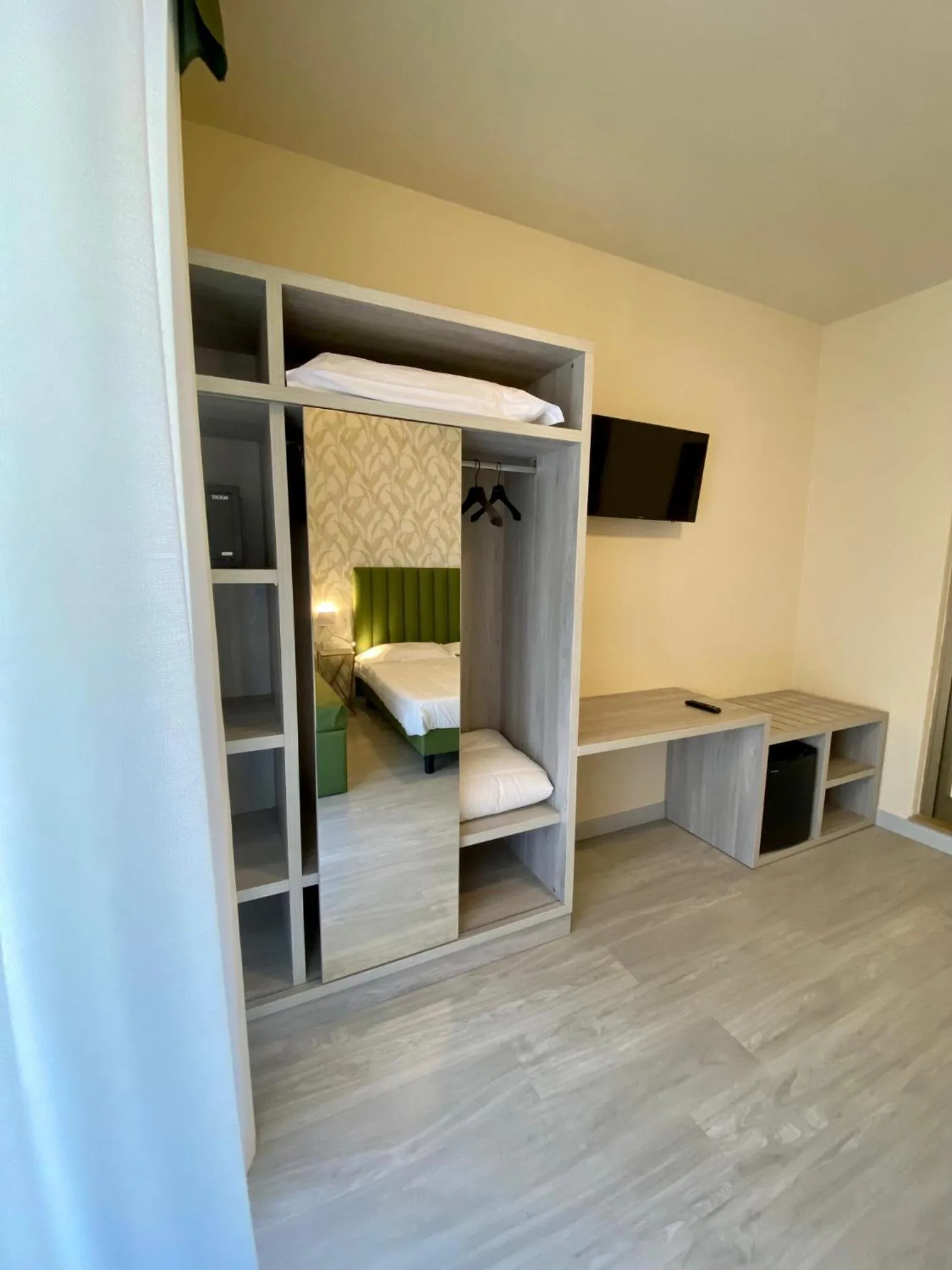 Bedroom, Bed in Hotel Liu