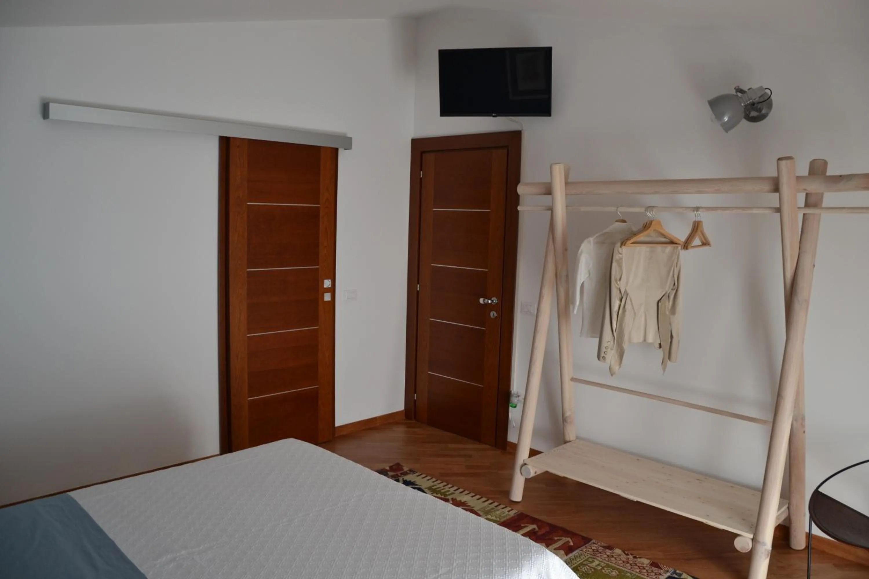 Photo of the whole room in B&B Cherry Season