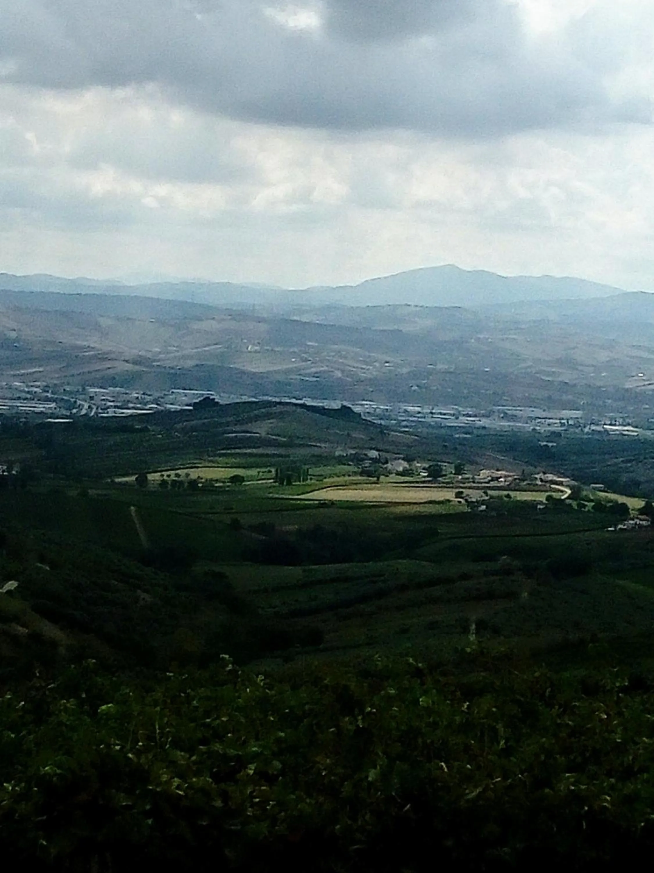 Mountain view in B&B Cherry Season