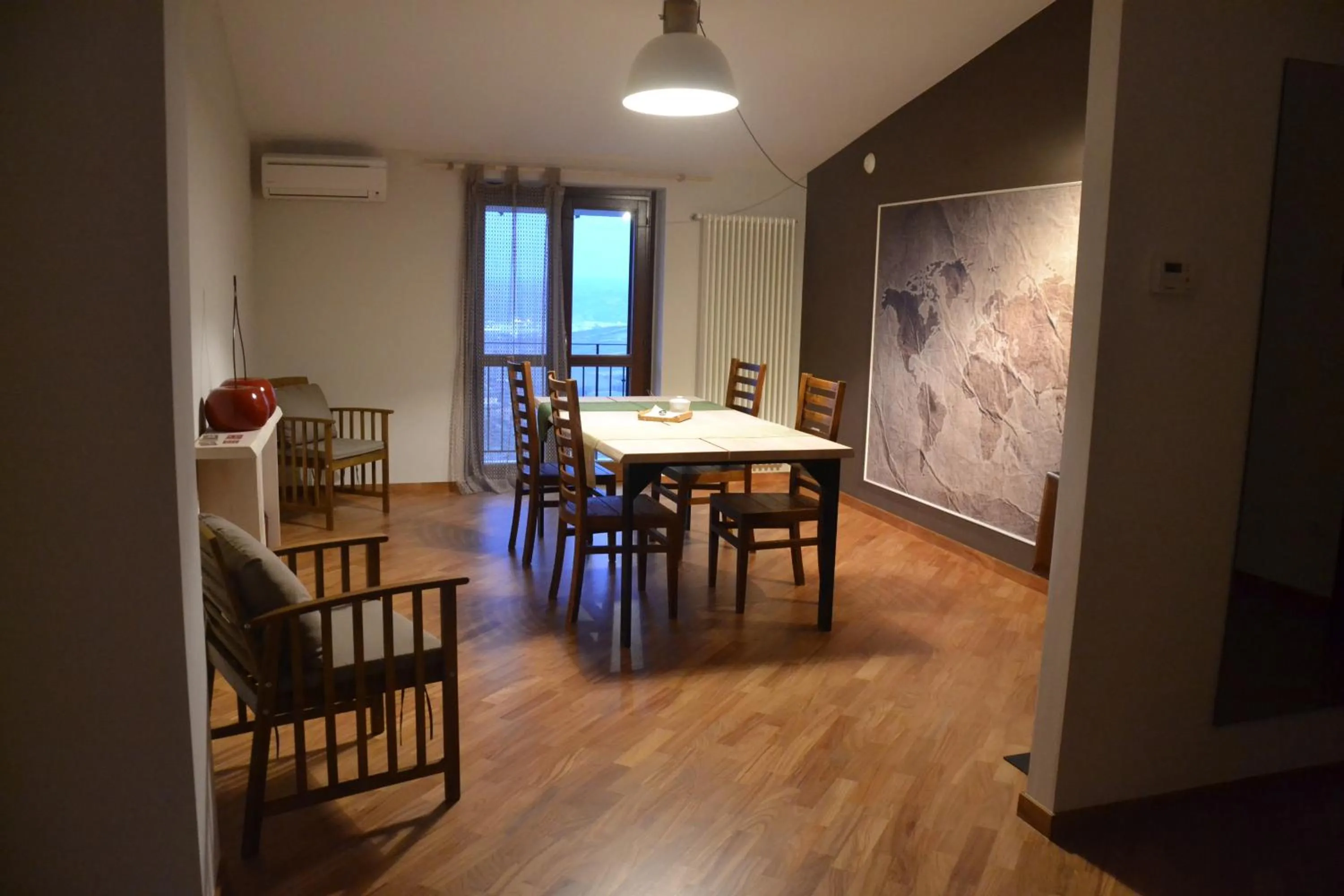 Communal lounge/ TV room in B&B Cherry Season