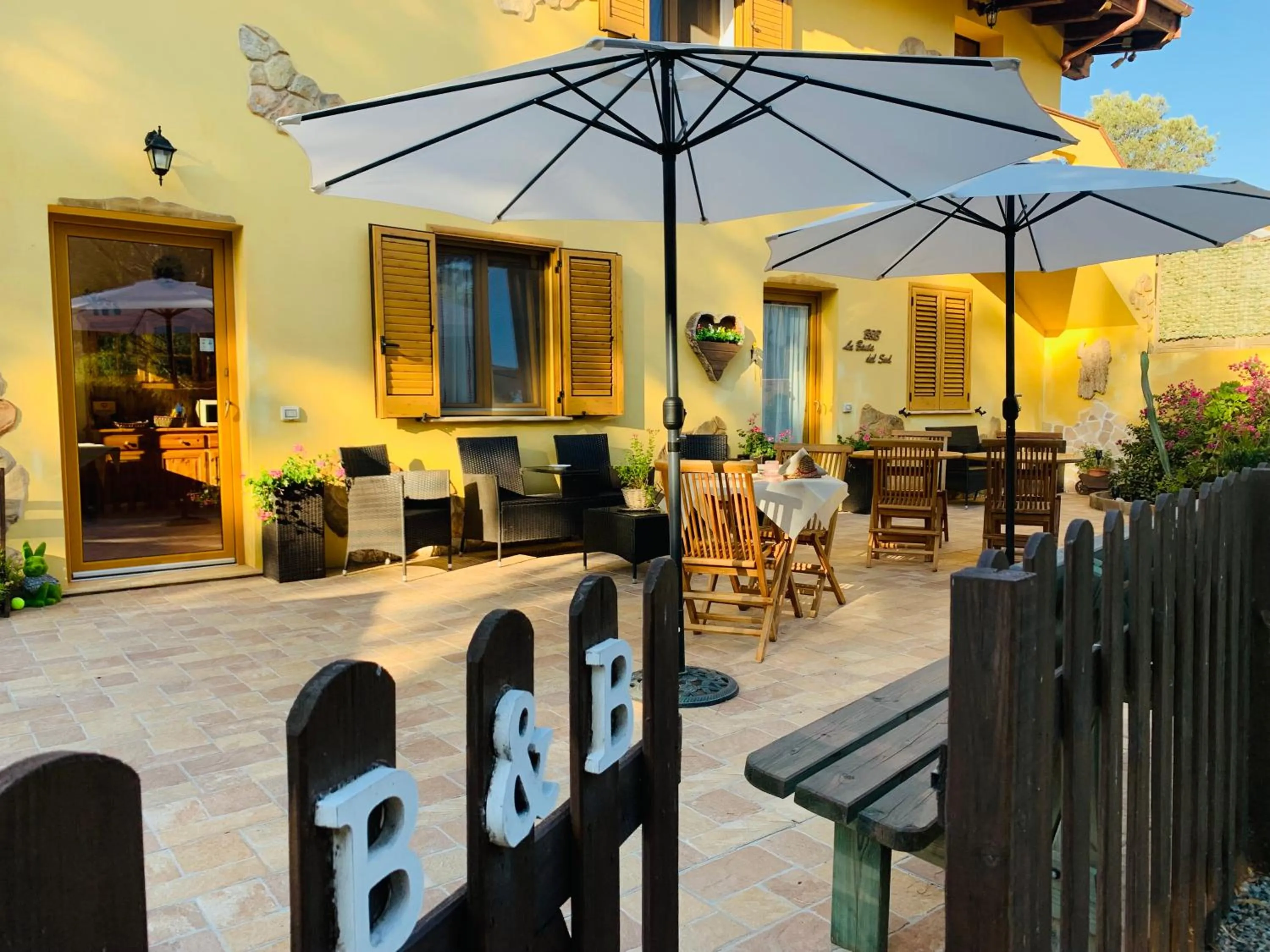 Restaurant/places to eat in B&B La Baita Del Sud