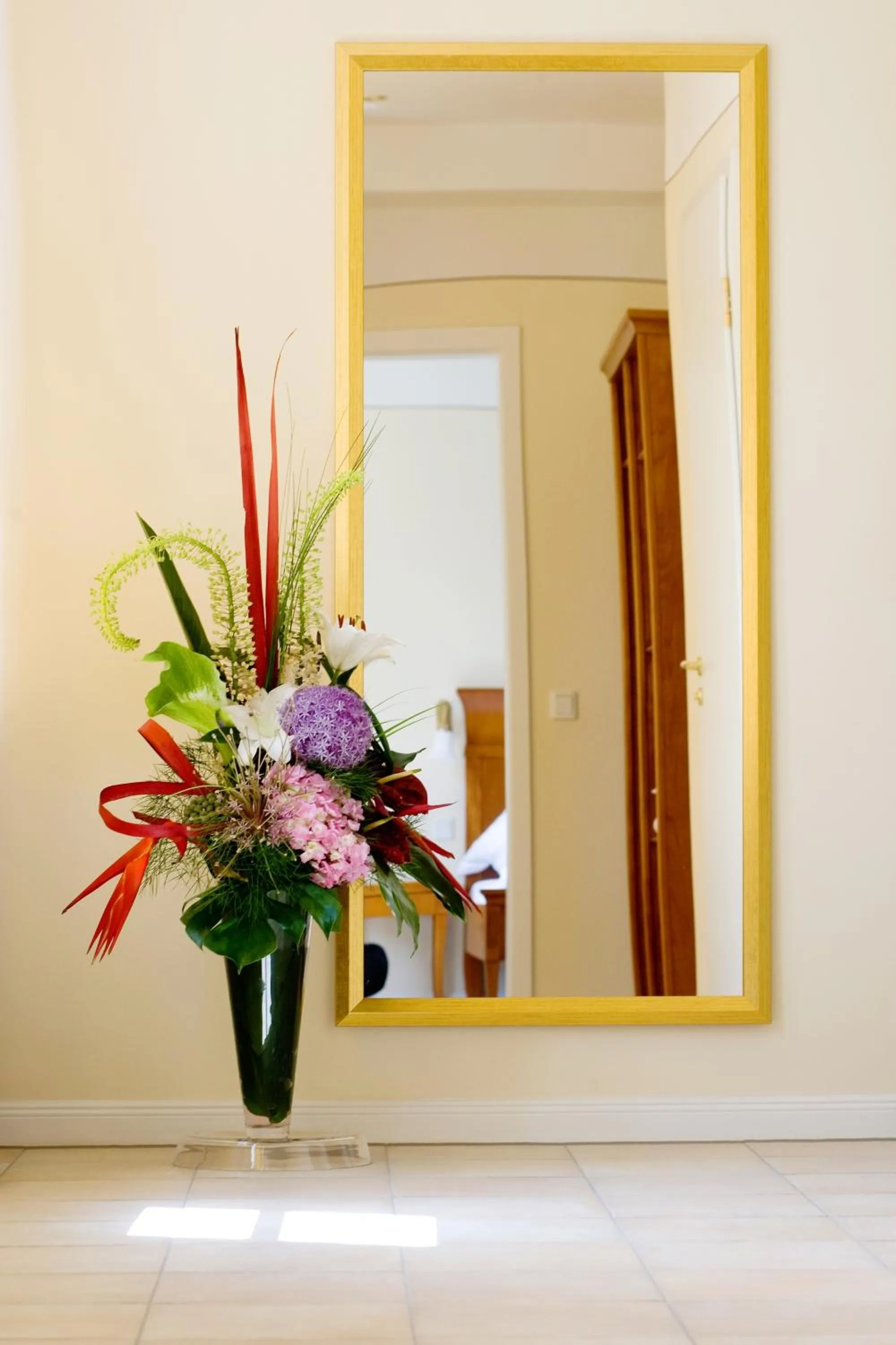 Decorative detail in XII Apostel Albergo