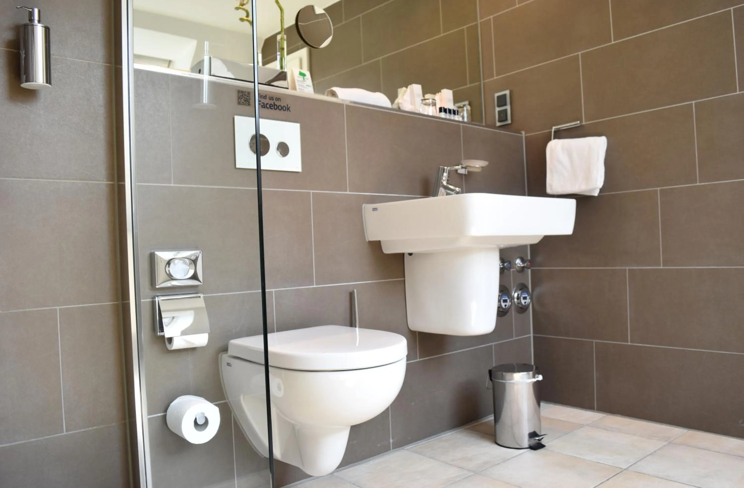 Toilet in XII Apostel Albergo