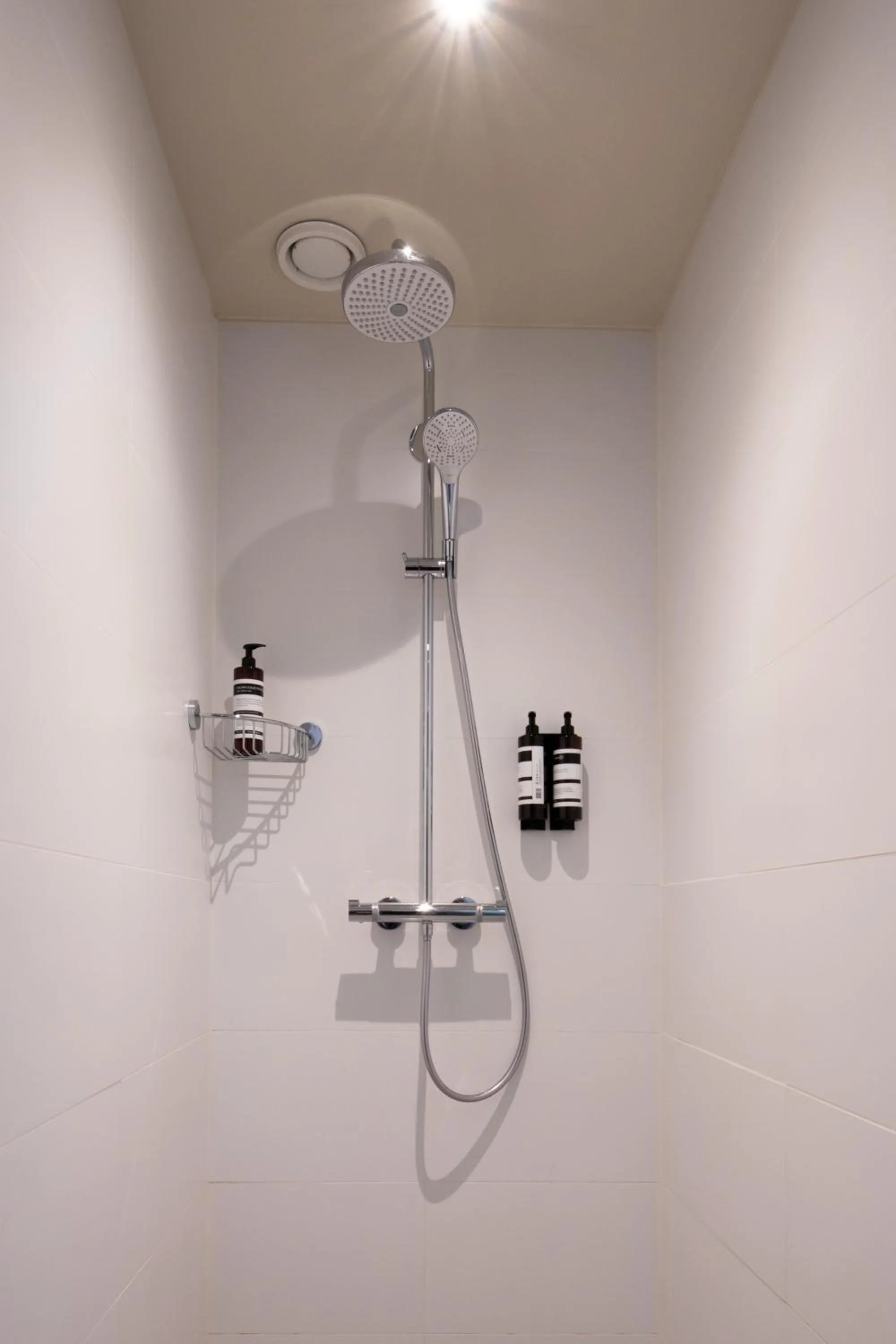 Shower in Hotel Sanders de Paauw
