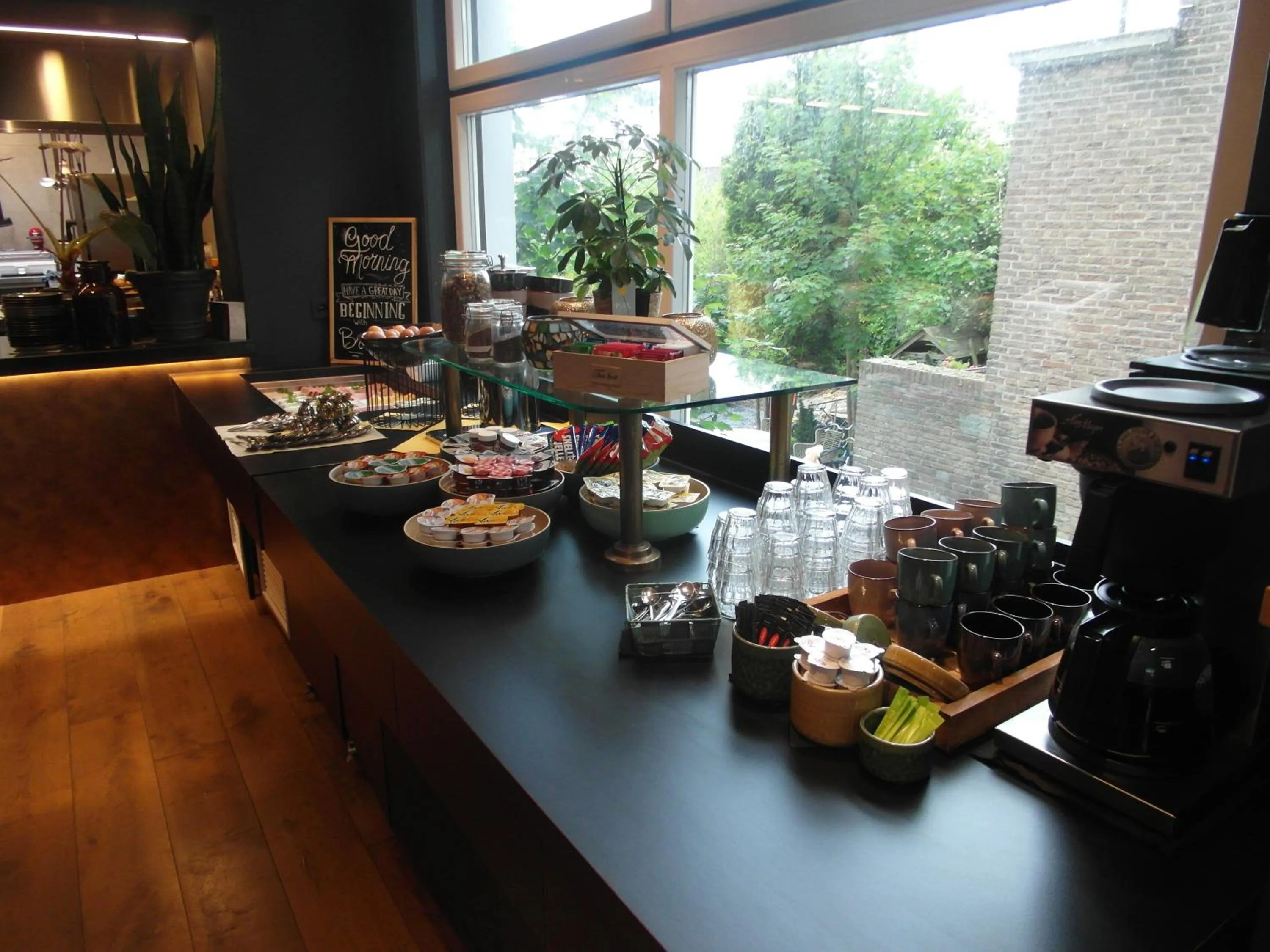 Breakfast in Hotel Sanders de Paauw