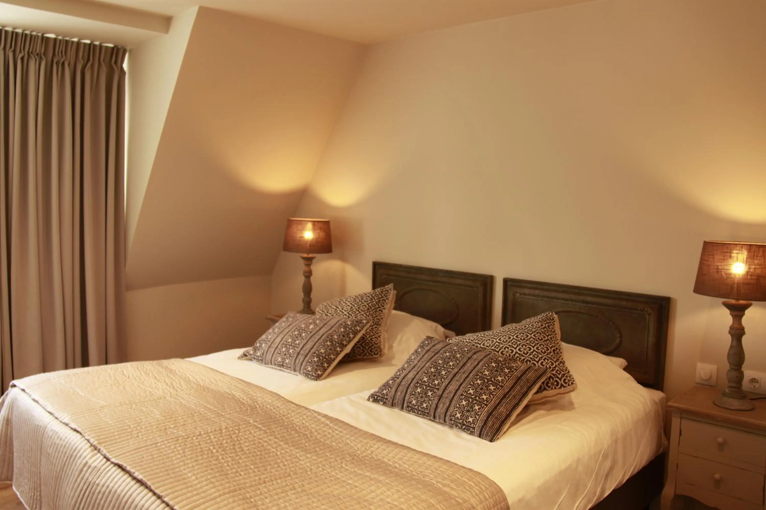 Photo of the whole room, Bed in Hotel Sanders de Paauw