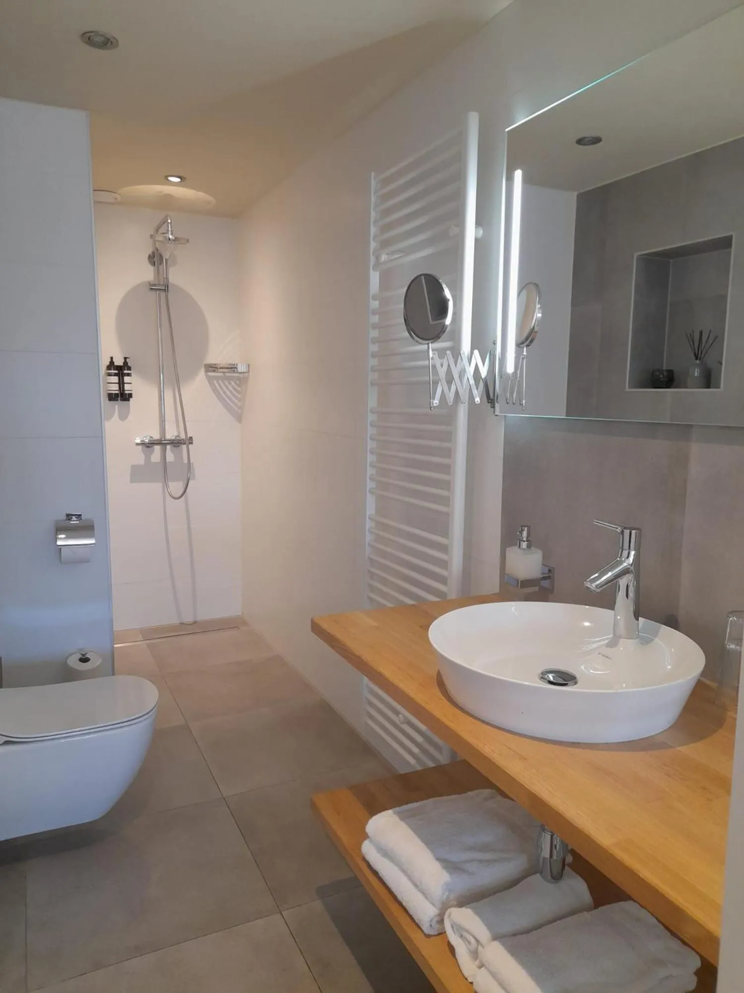 Shower in Hotel Sanders de Paauw