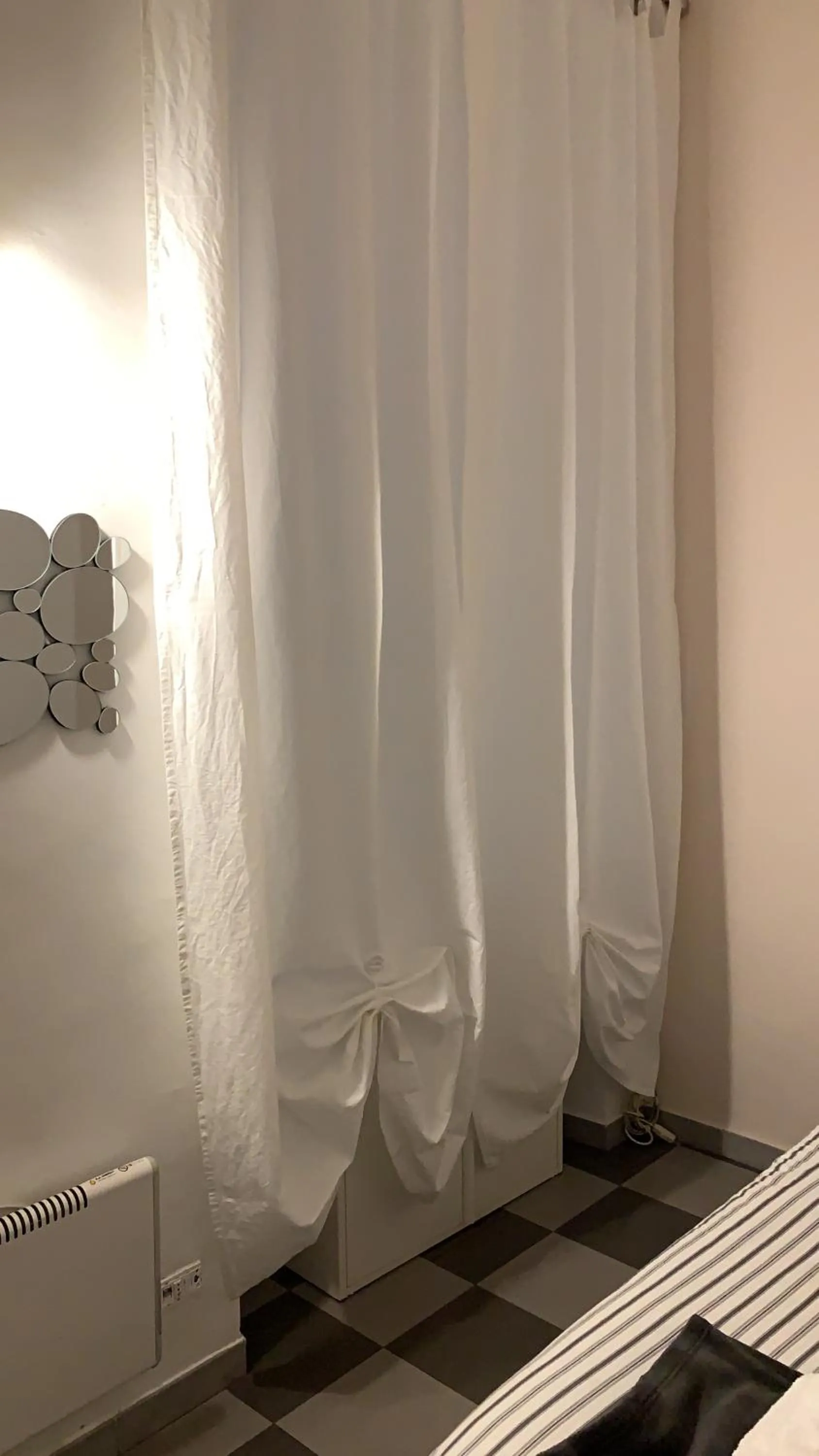 Decorative detail in Bed2Go