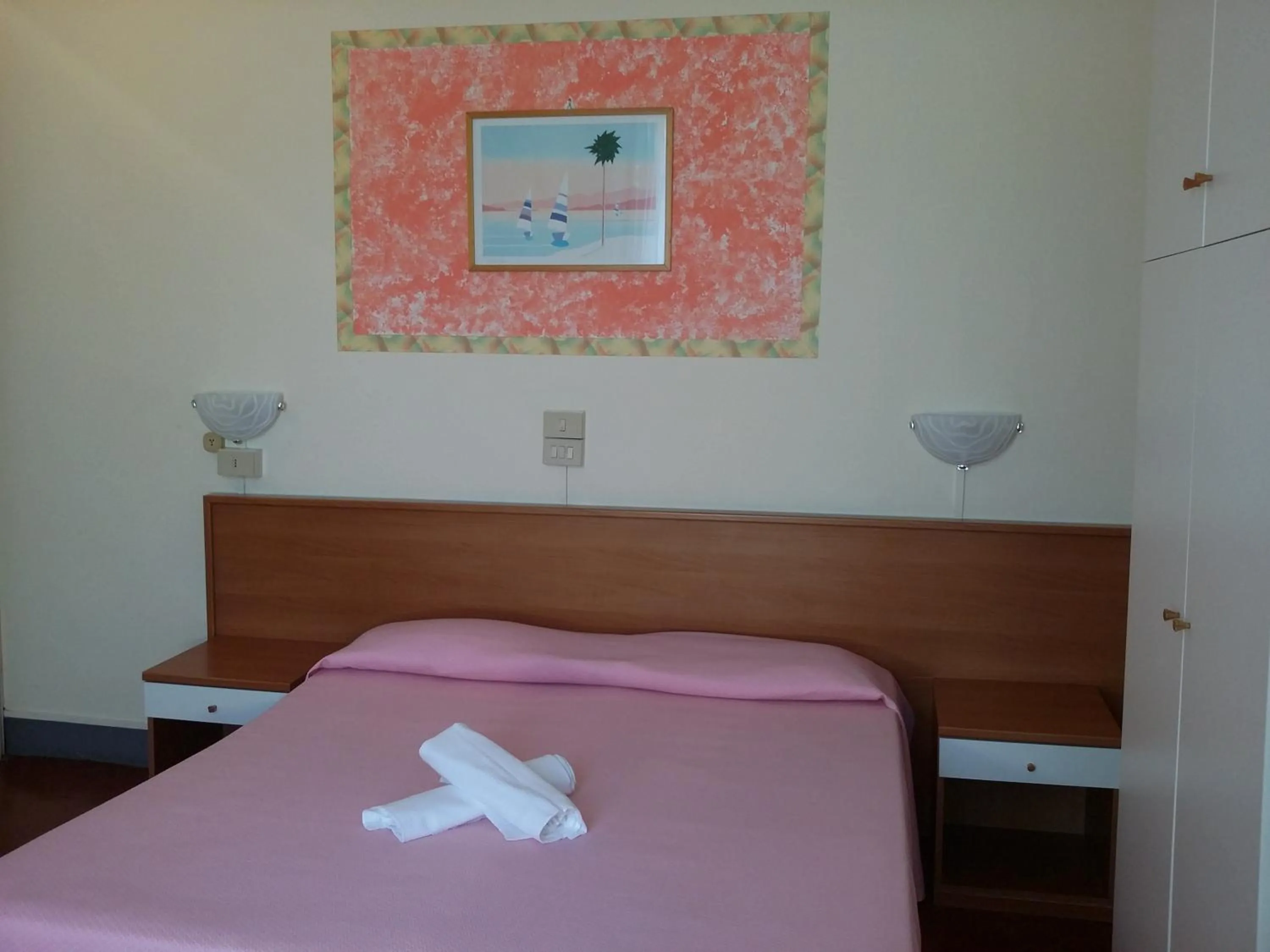 Photo of the whole room, Bed in Hotel Eros