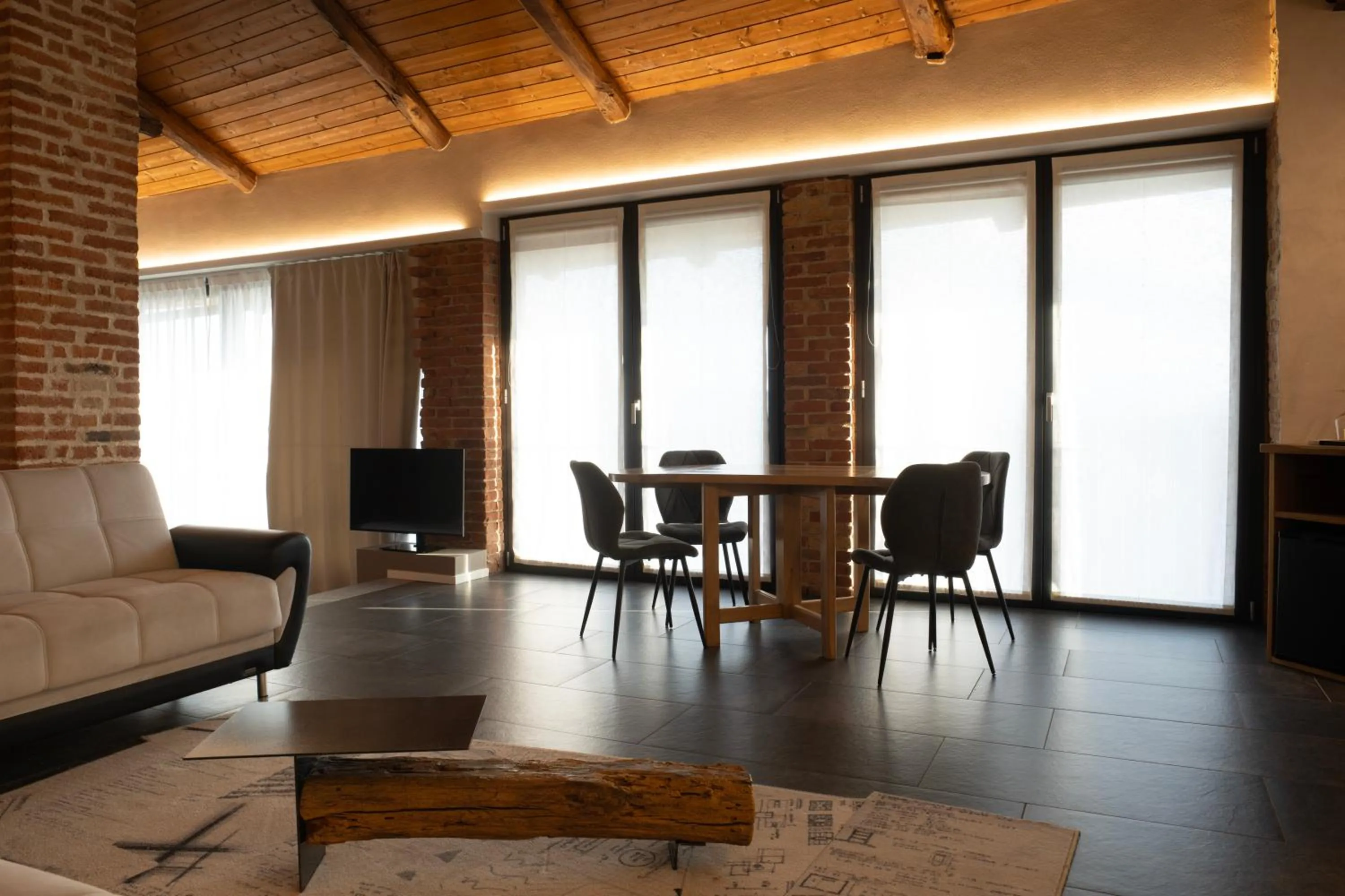 TV and multimedia in La Madernassa Resort - Casalora Dimora Storica di Charme