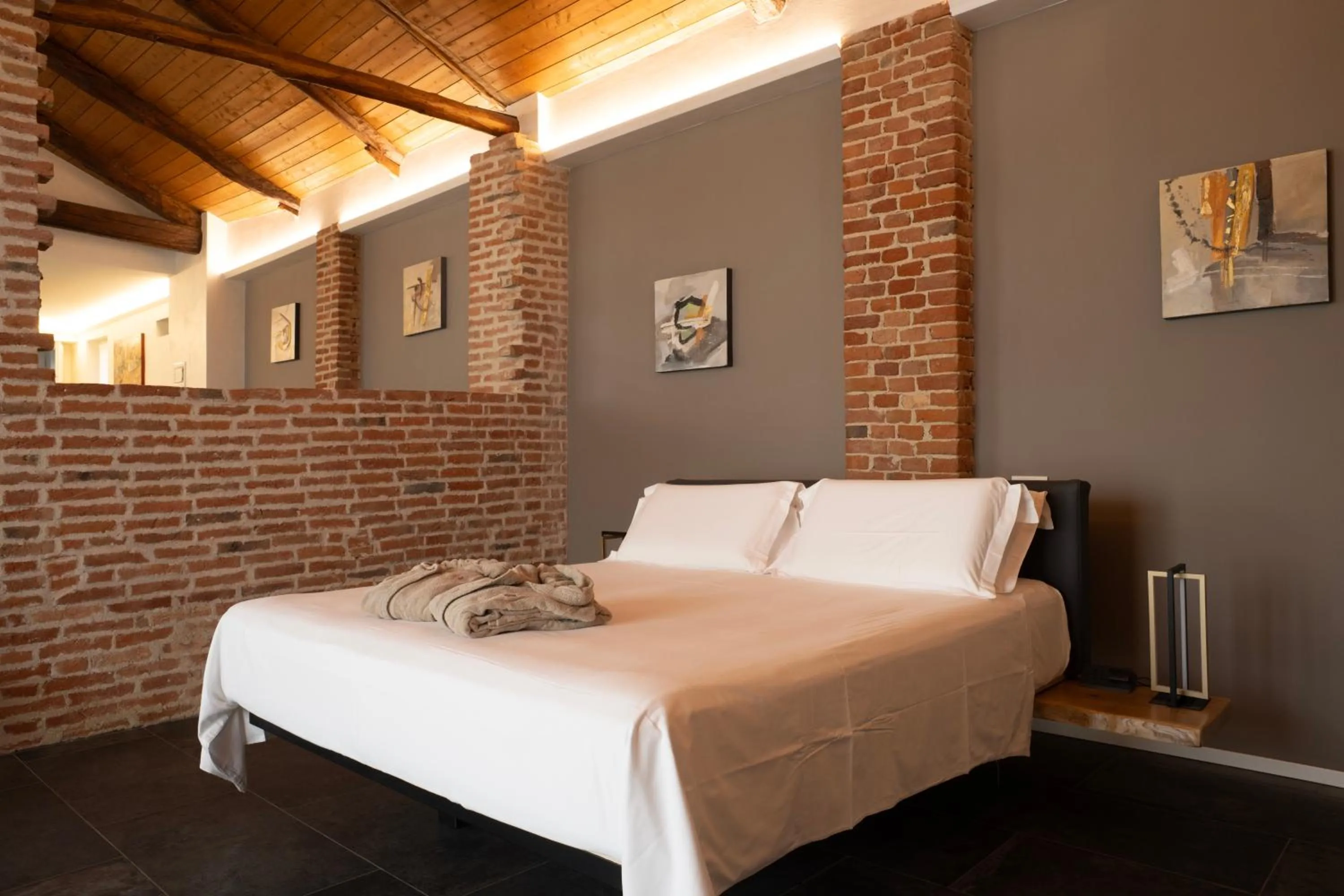 Bed in La Madernassa Resort - Casalora Dimora Storica di Charme