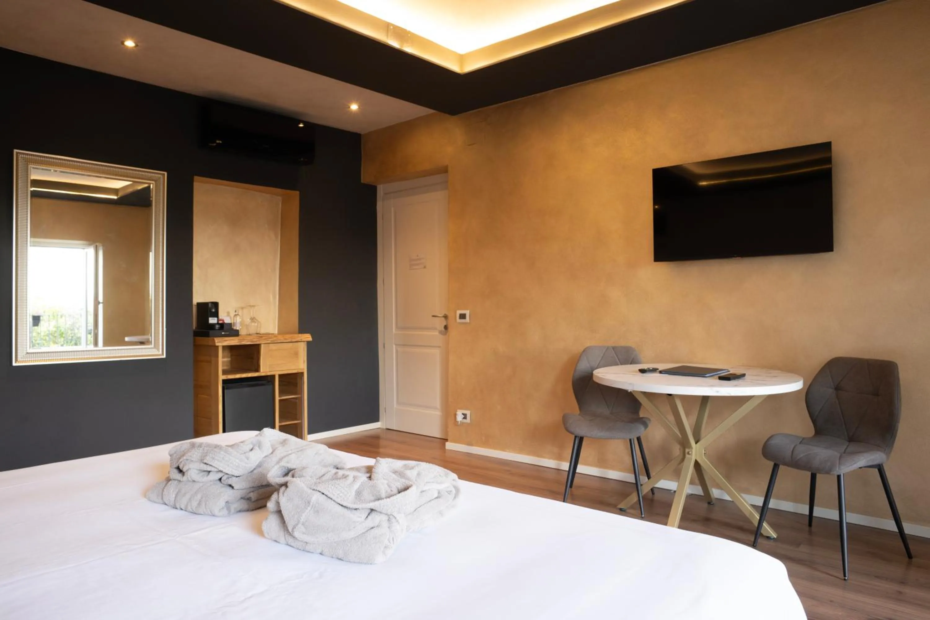 Bed in La Madernassa Resort - Casalora Dimora Storica di Charme