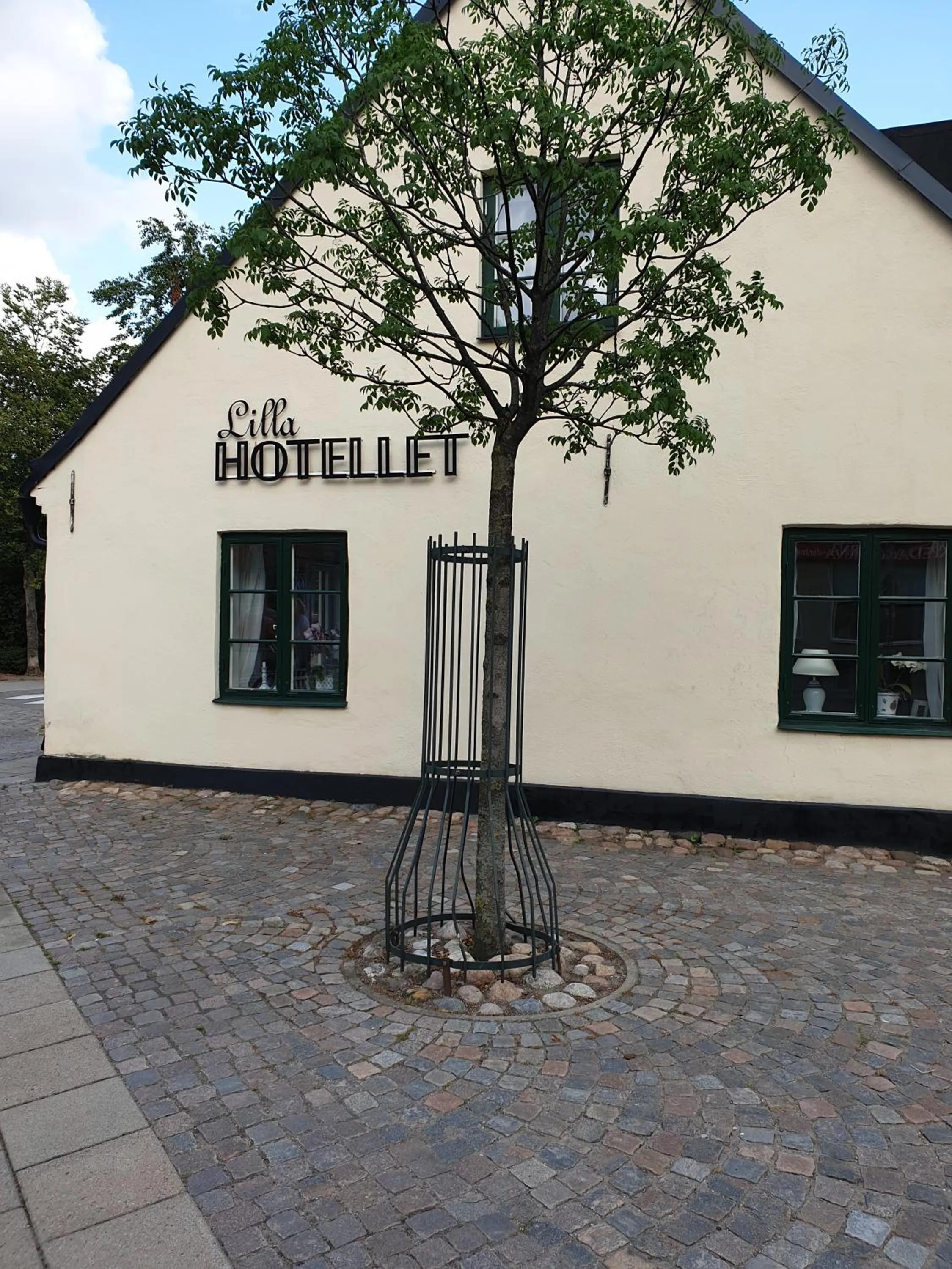 Property building in Lilla Hotellet