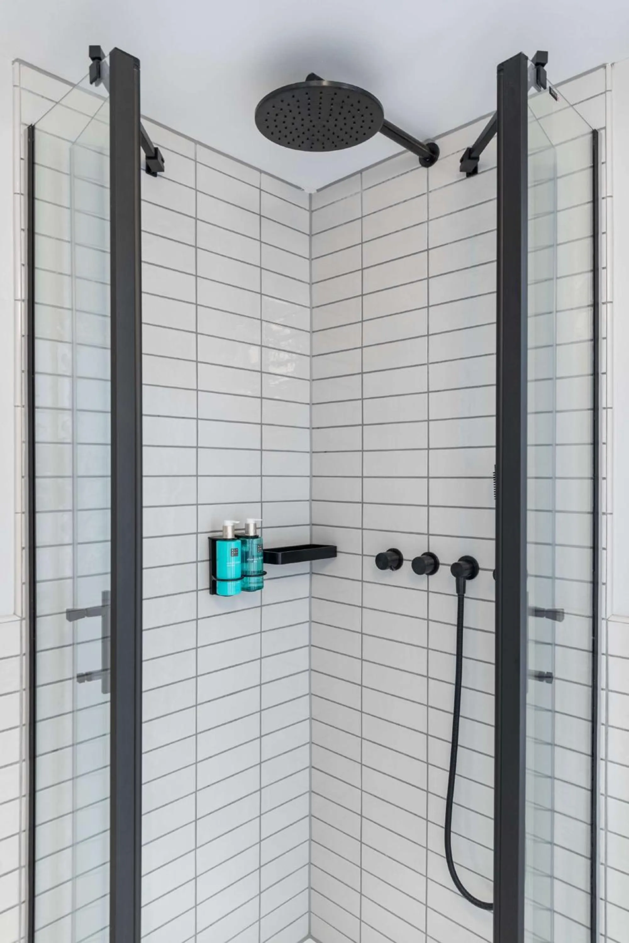 Bathroom in Mornington Hotel London Kensington, BW Premier Collection