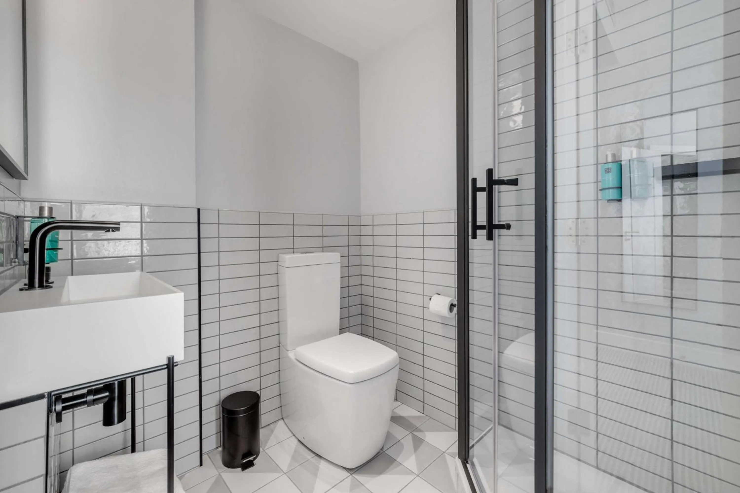 Bathroom in Mornington Hotel London Kensington, BW Premier Collection