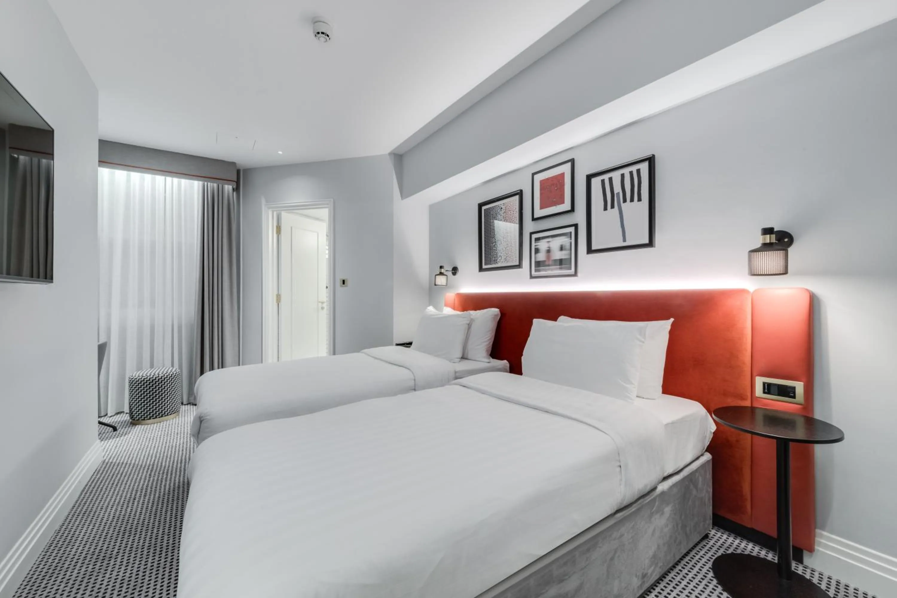 Bedroom, Bed in Mornington Hotel London Kensington, BW Premier Collection