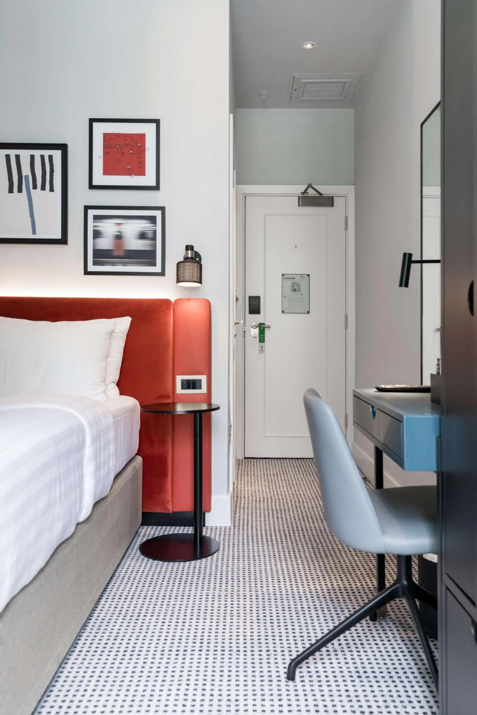 Bedroom, Bed in Mornington Hotel London Kensington, BW Premier Collection