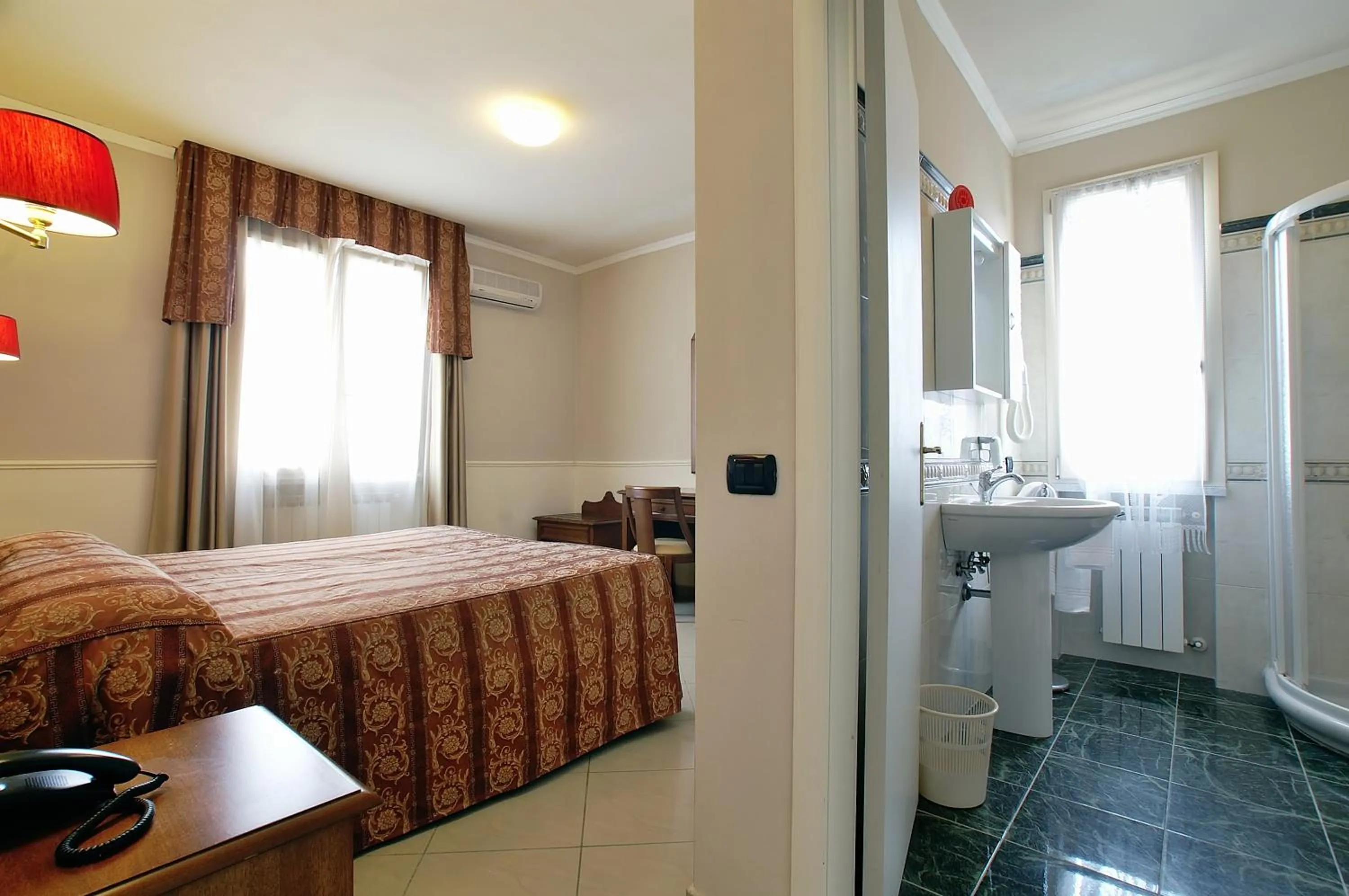 Bed in Hotel Coluccini