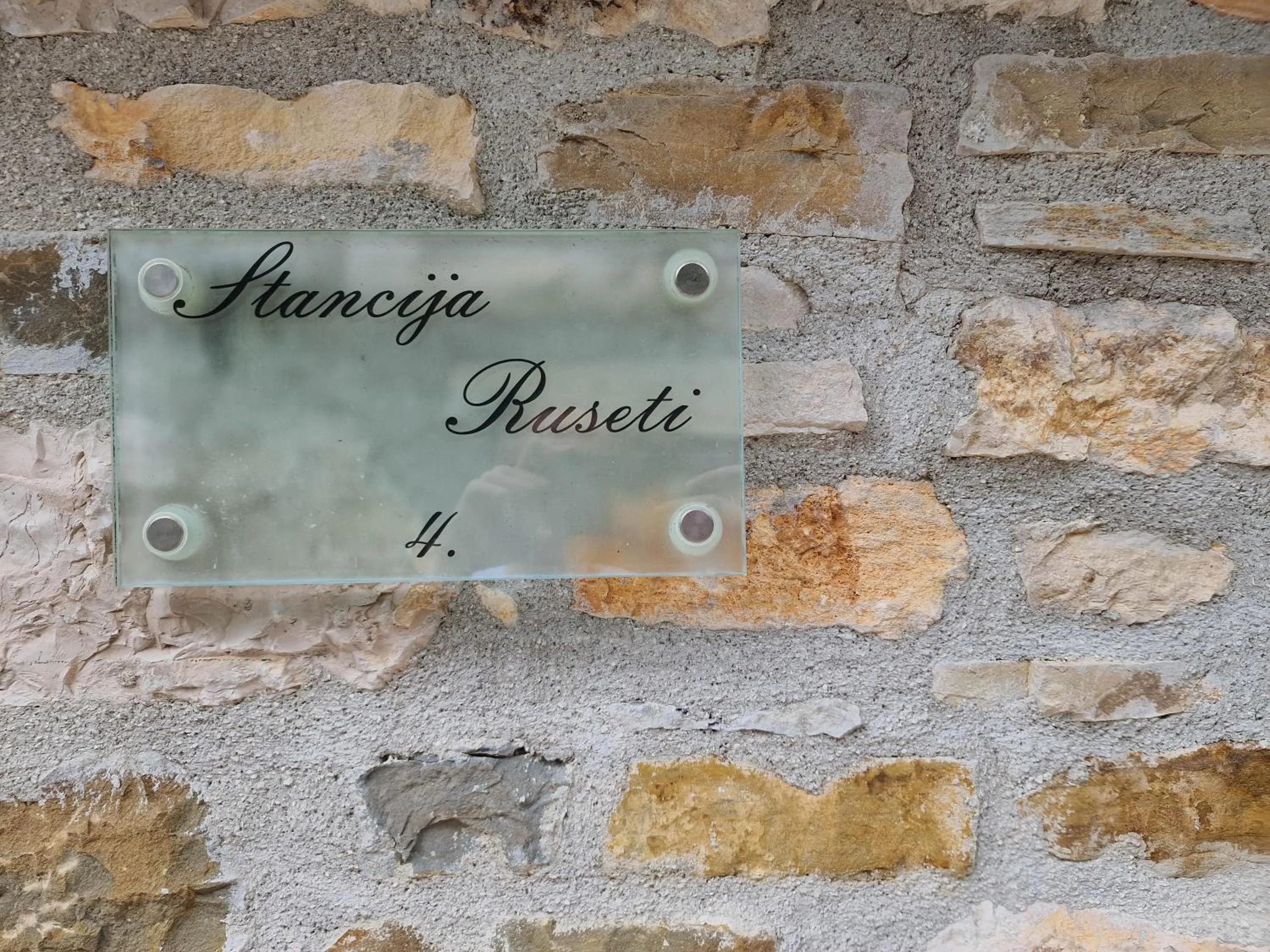 Logo/Certificate/Sign in Rooms Stancija Ruseti