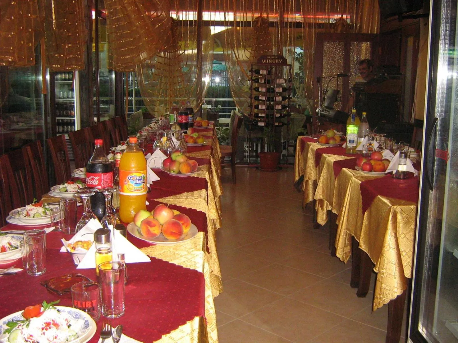 Restaurant/places to eat in Hotel Blian