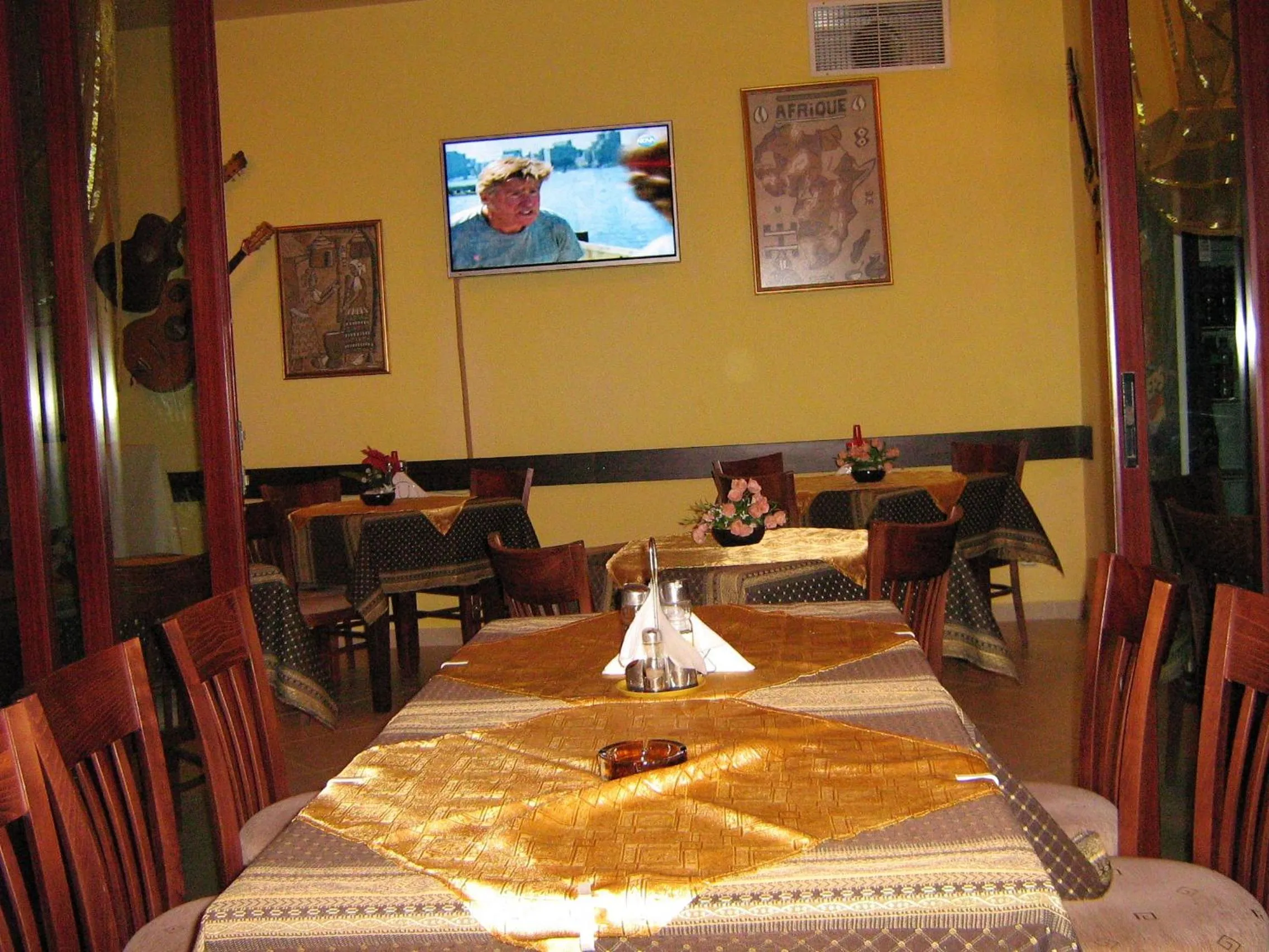 Restaurant/places to eat in Hotel Blian