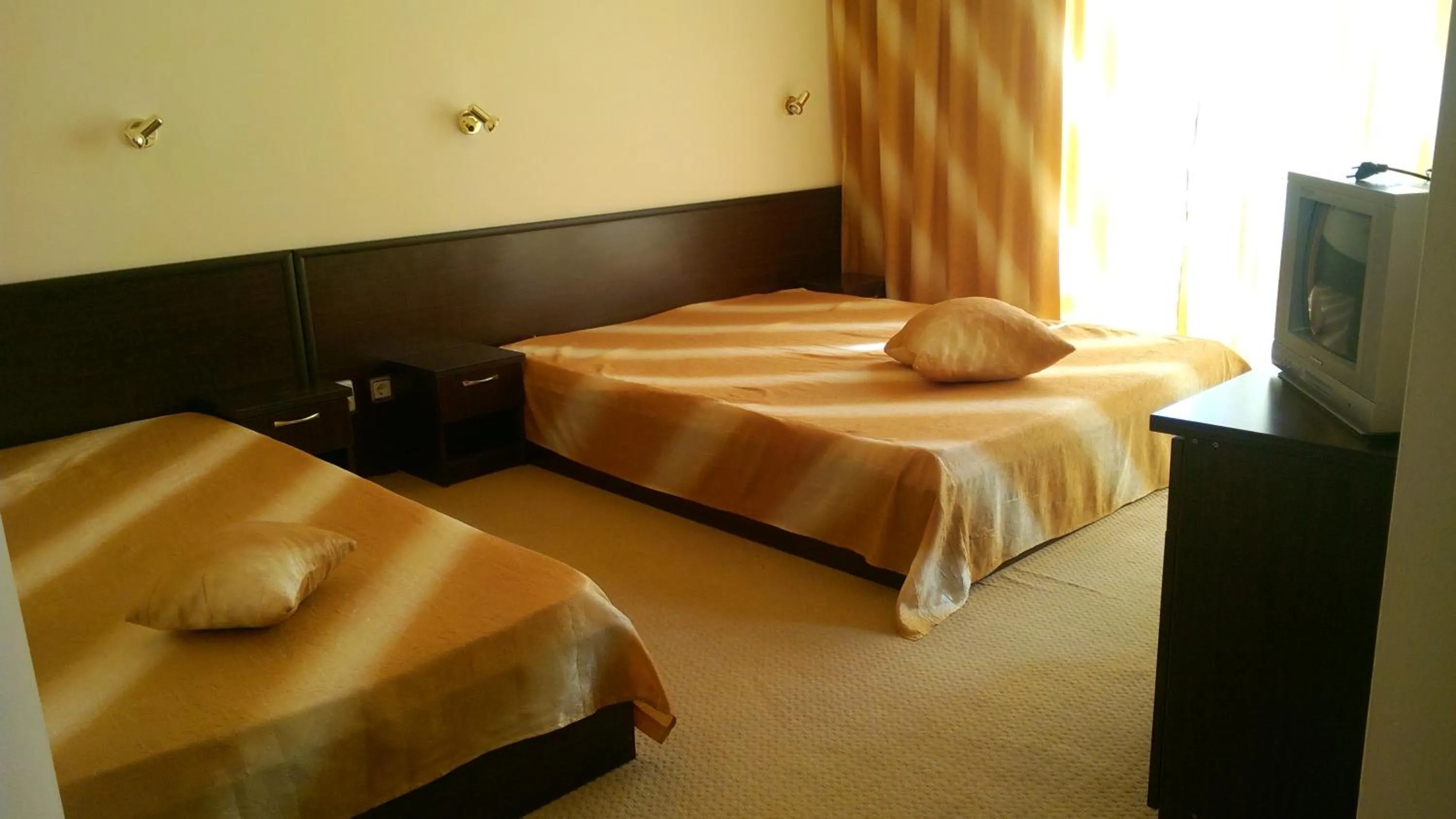 Photo of the whole room, Bed in Hotel Blian