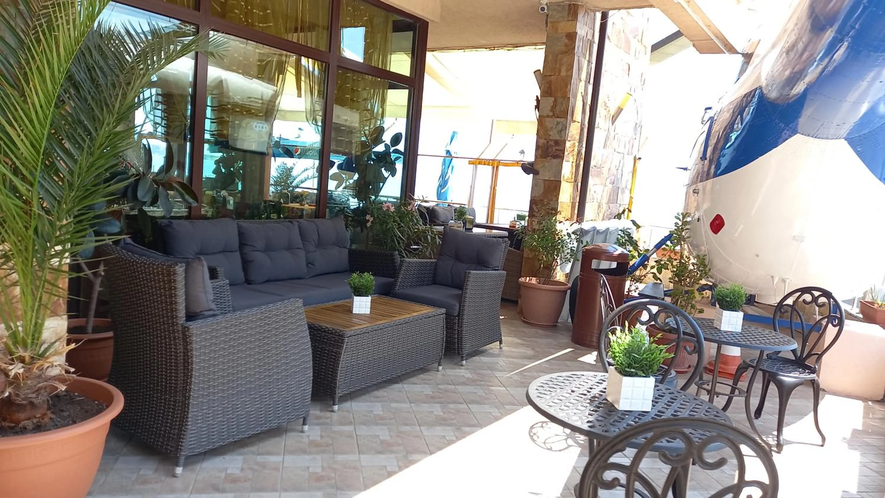 Seating area in Hotel Blian