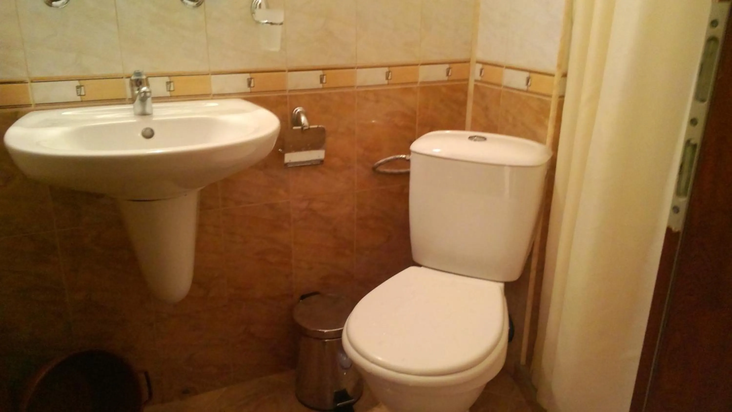 Toilet in Hotel Blian