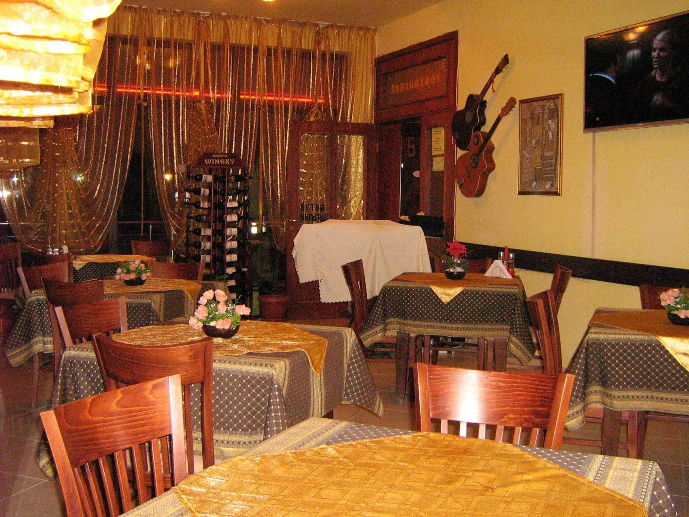 Restaurant/places to eat in Hotel Blian