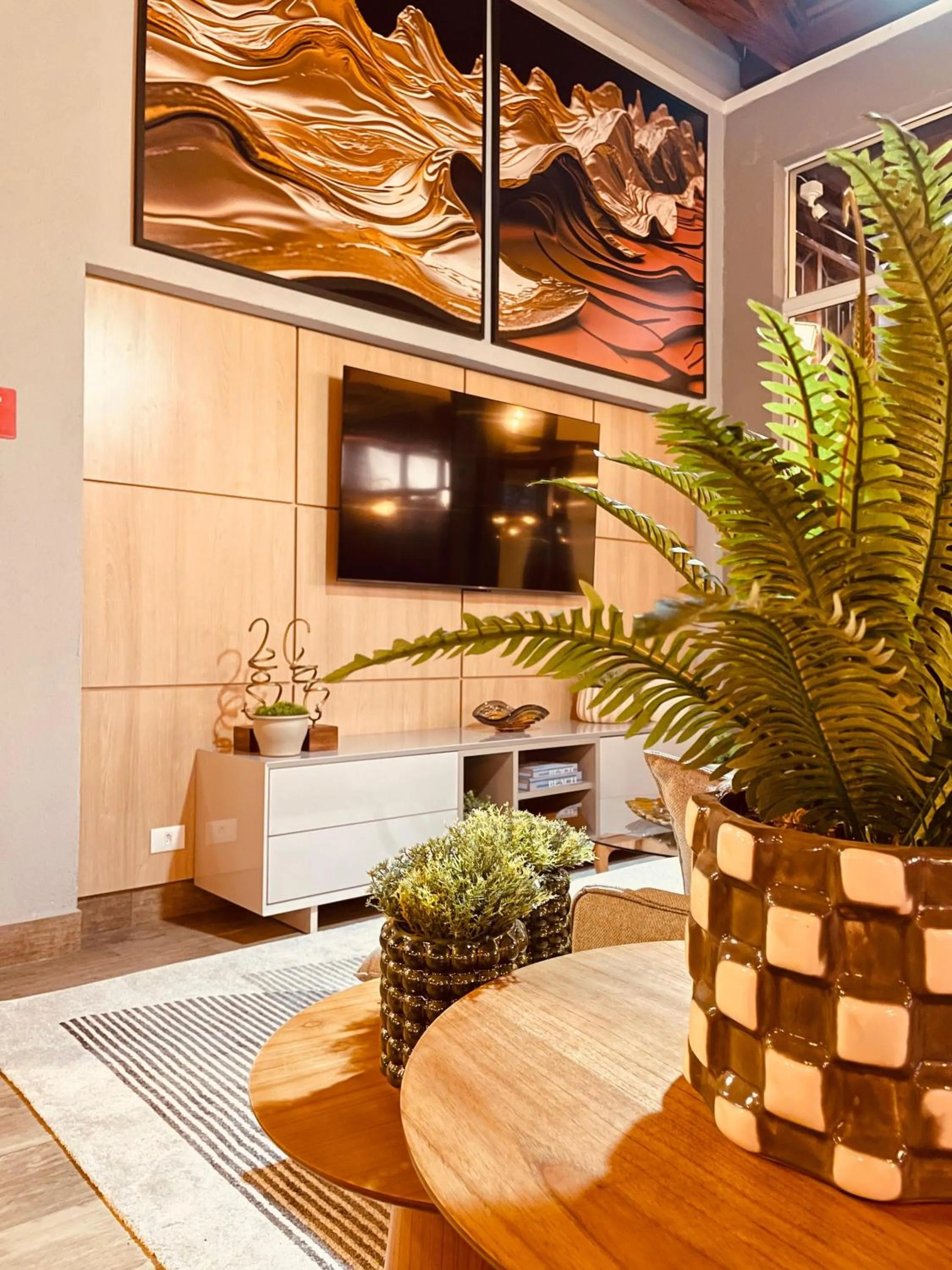 Communal lounge/ TV room in Pousada Cantinho da Serra
