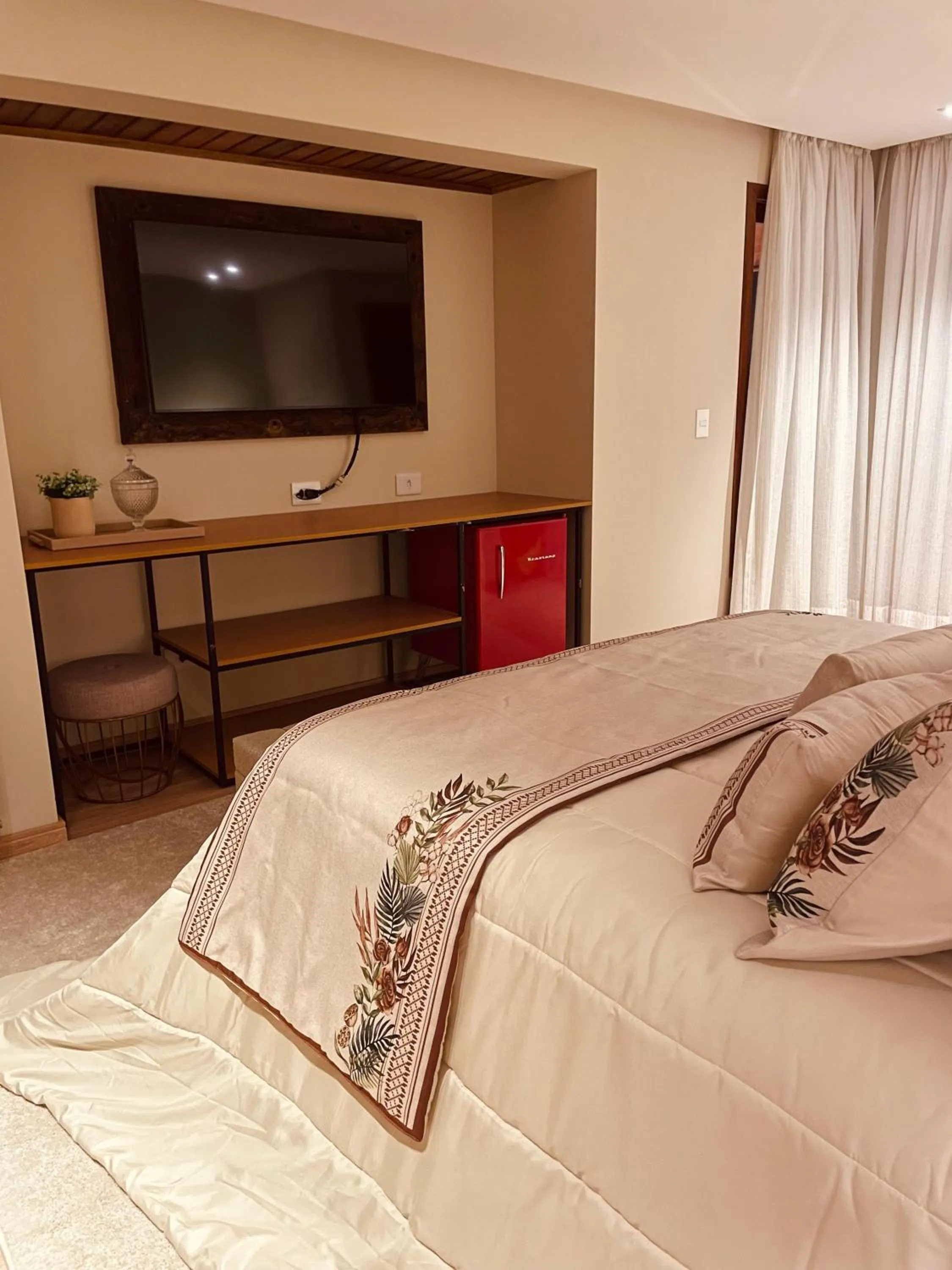 Photo of the whole room, Bed in Pousada Cantinho da Serra