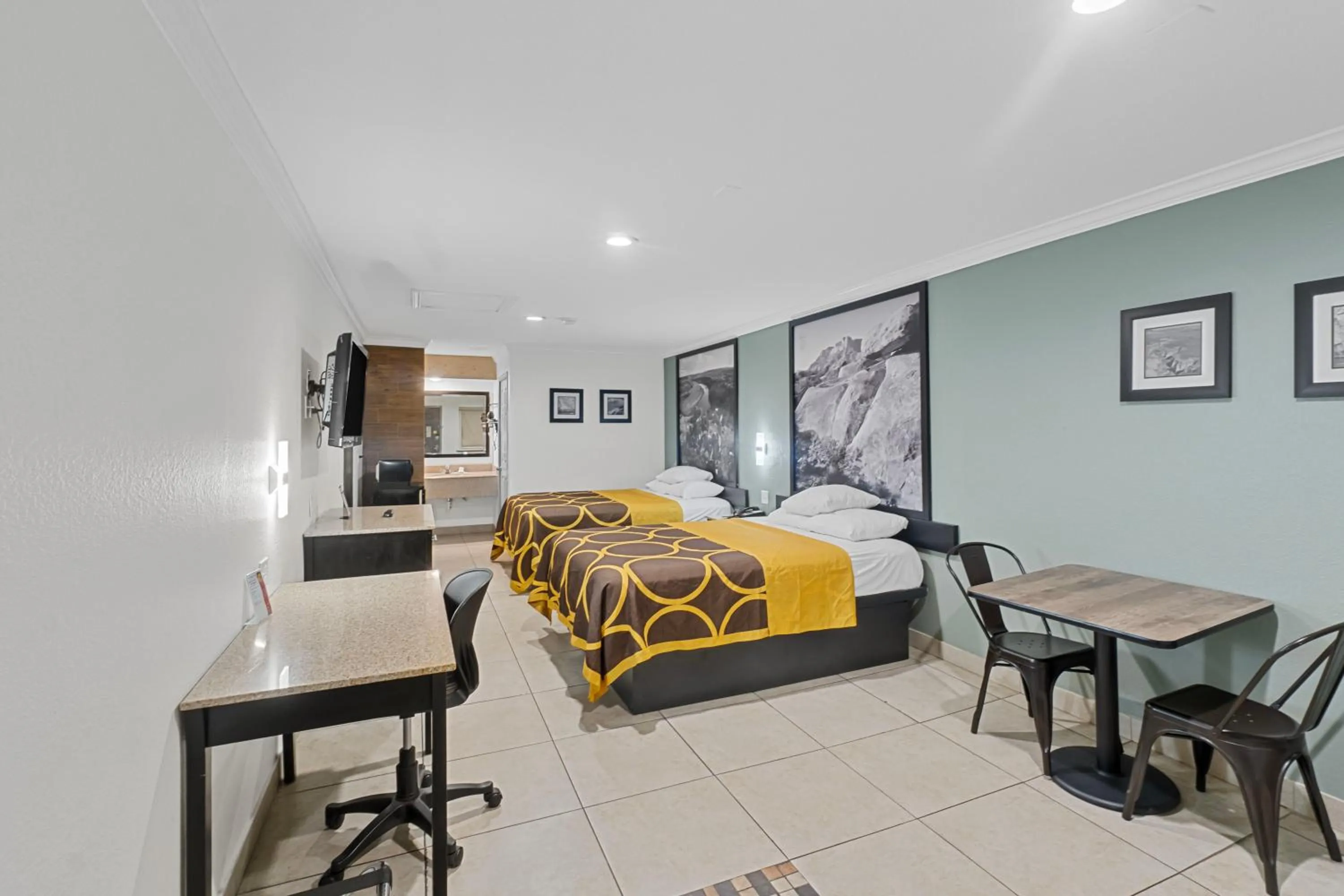 Photo of the whole room, Bed in Super 8 by Wyndham McAllen-Downtown-Airport-LA Plaza Mall