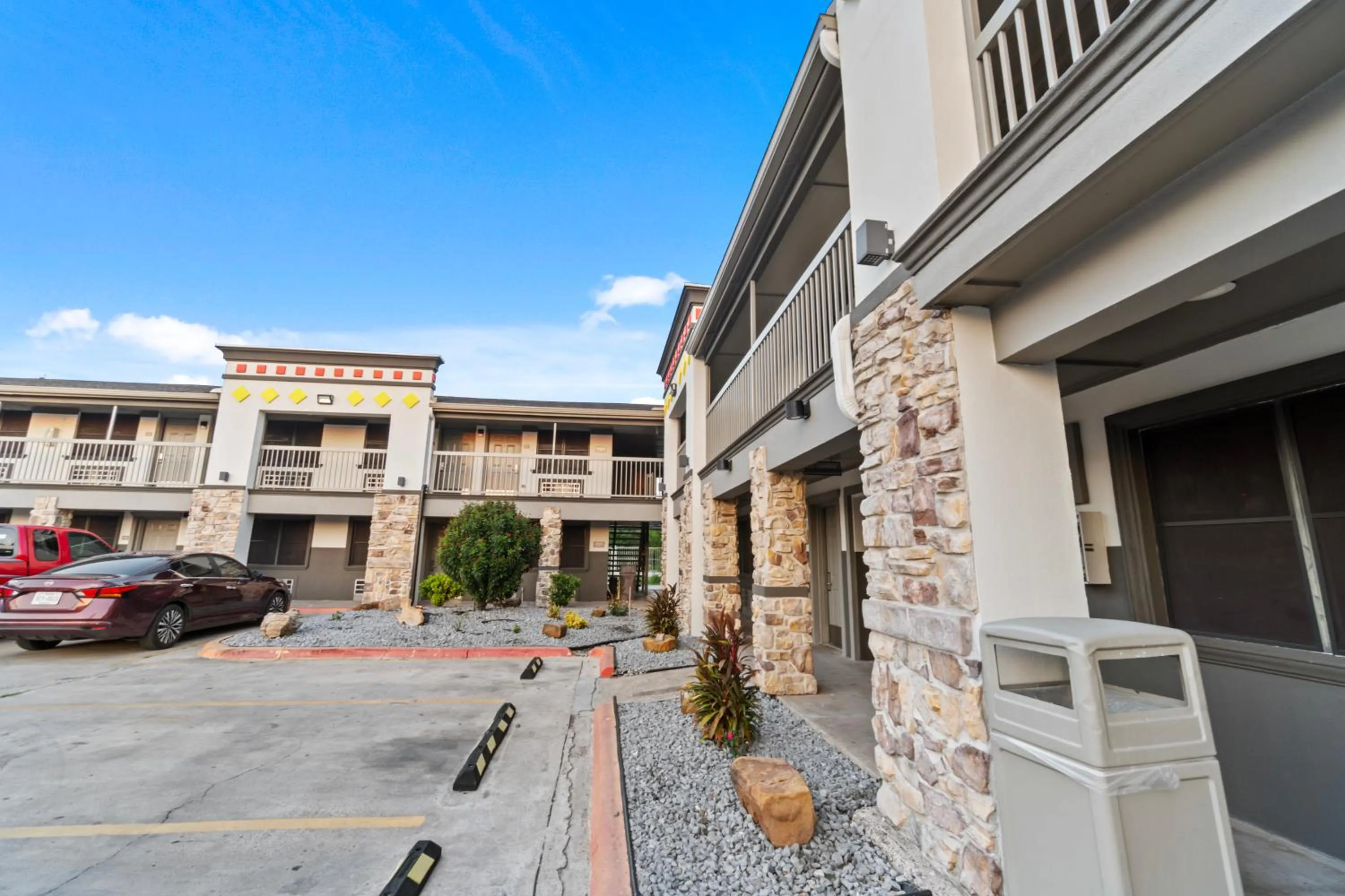 Property building in Super 8 by Wyndham McAllen-Downtown-Airport-LA Plaza Mall