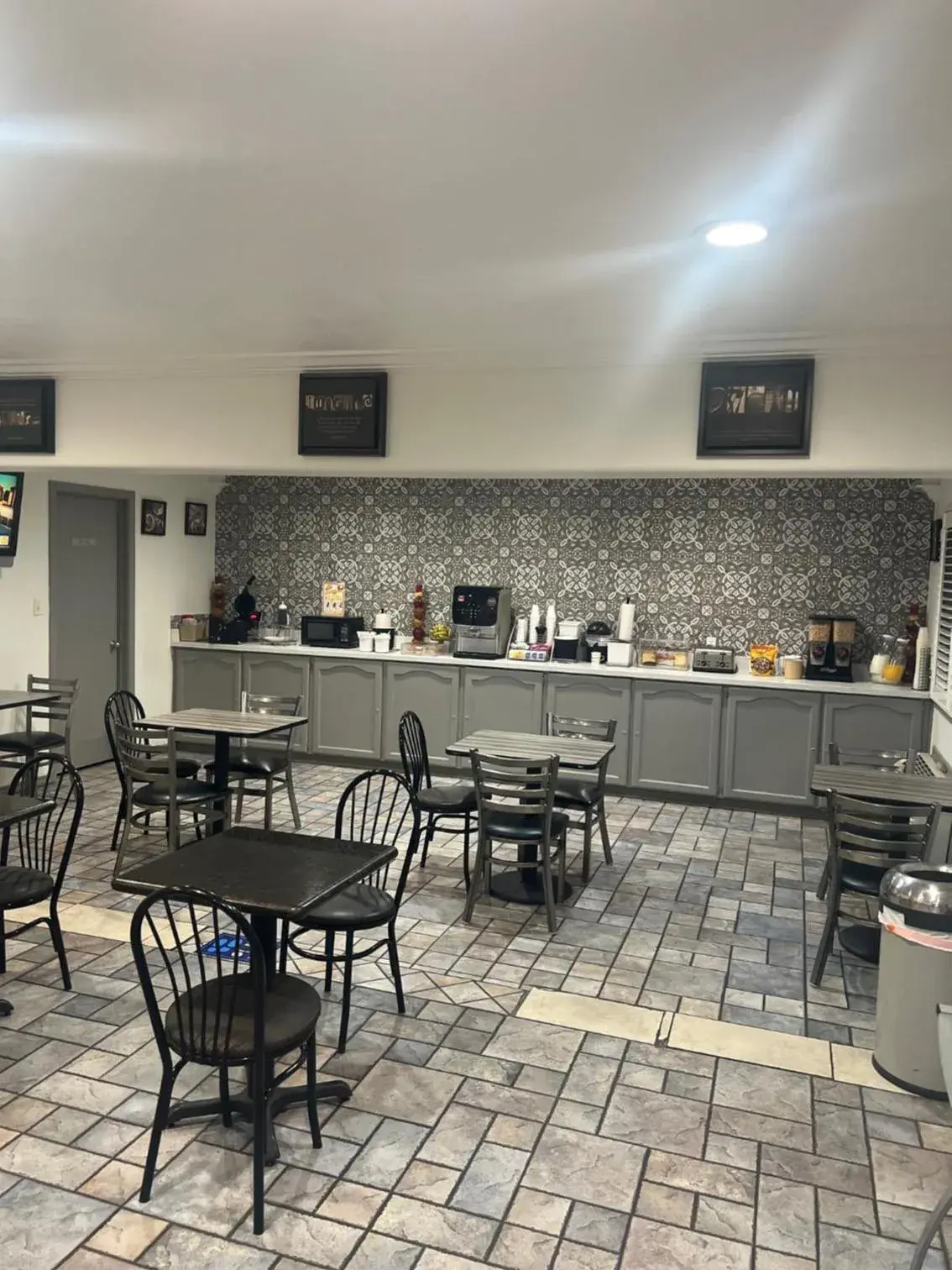 Breakfast in Super 8 by Wyndham McAllen-Downtown-Airport-LA Plaza Mall Breakfast in Super 8 by Wyndham McAllen-Downtown-Airport-LA Plaza Mall