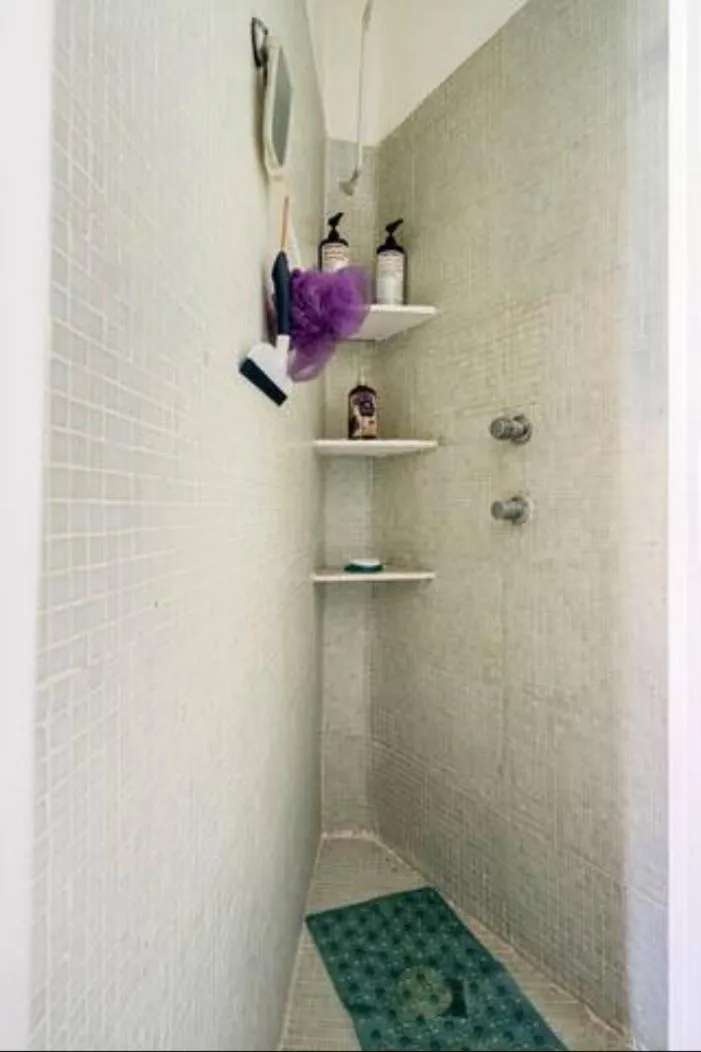 Shower in Casa Itzae B&B Polanquito Dog Friendly