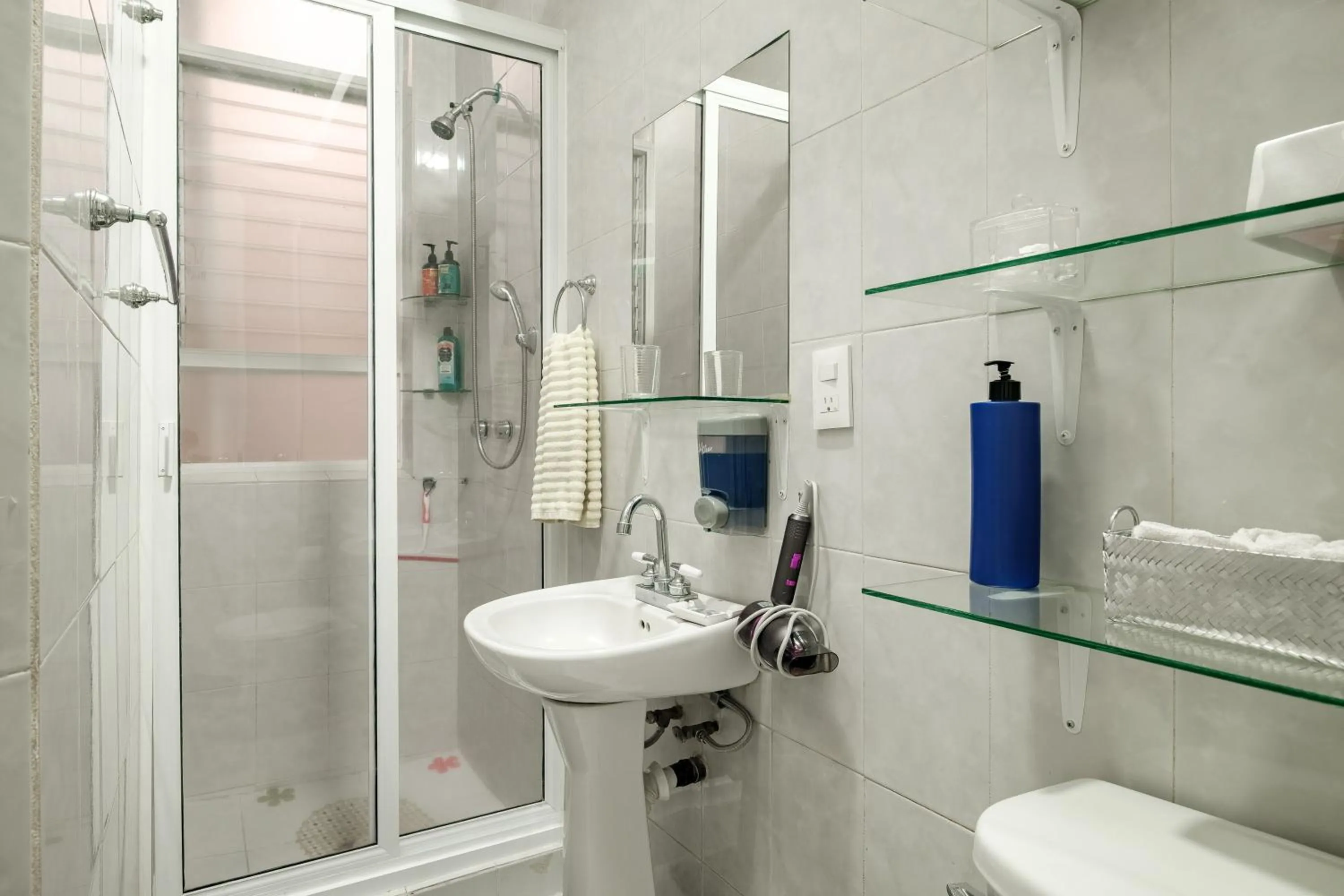 Bathroom in Casa Itzae B&B Polanquito Dog Friendly
