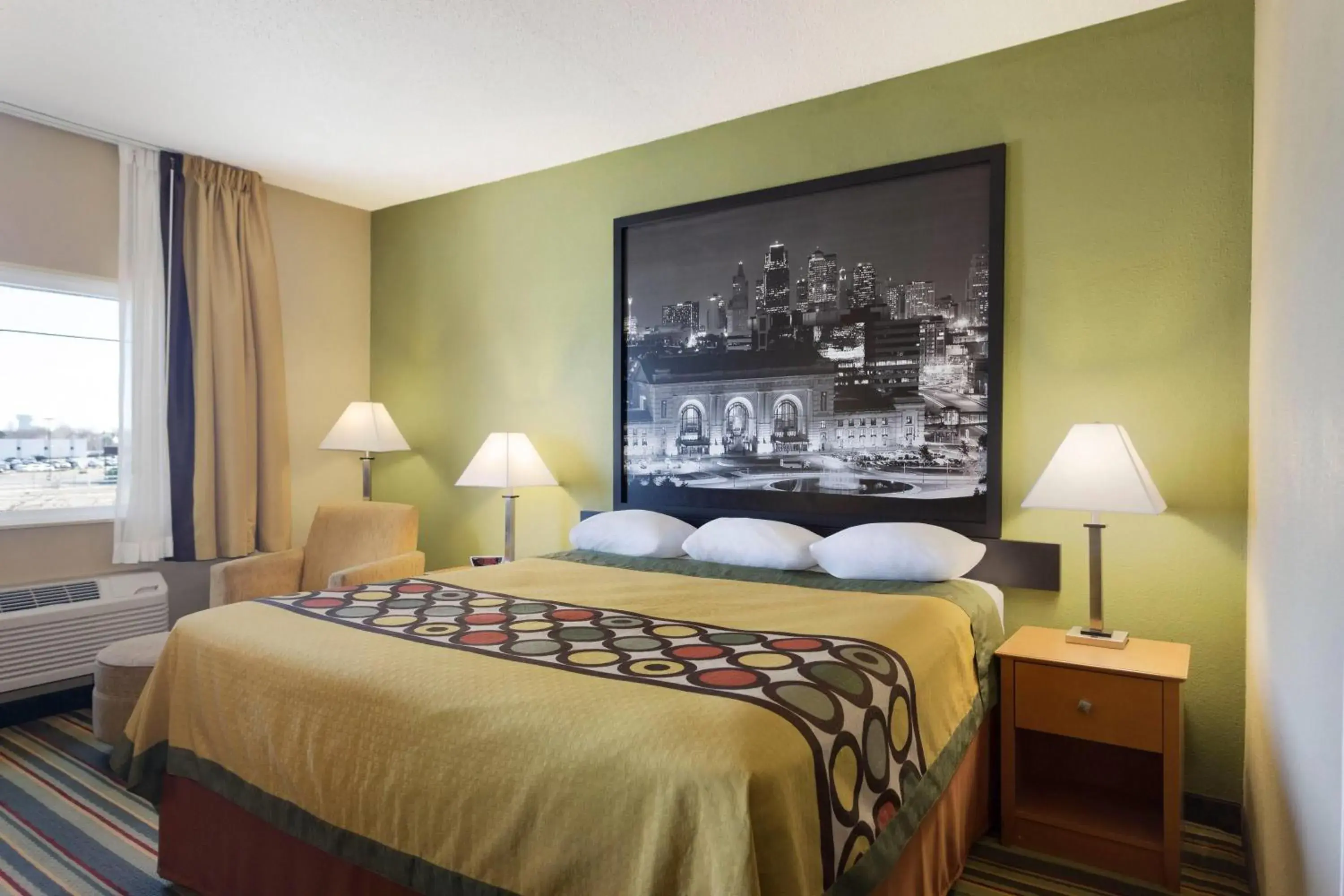 Photo of the whole room, Bed in Super 8 by Wyndham Lees Summit Photo of the whole room, Bed in Super 8 by Wyndham Lees Summit